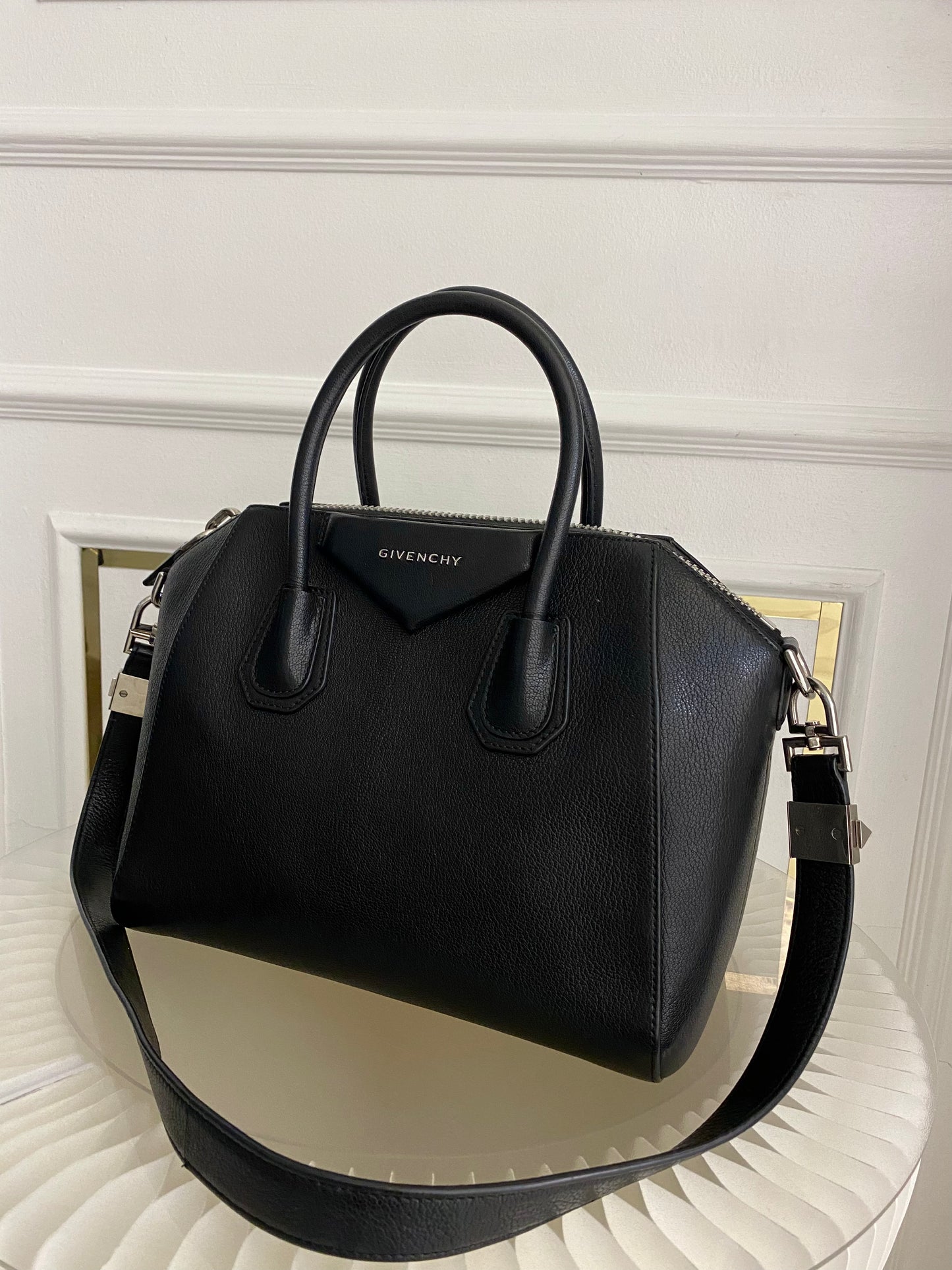 GIVENCHY Antigona Small Black