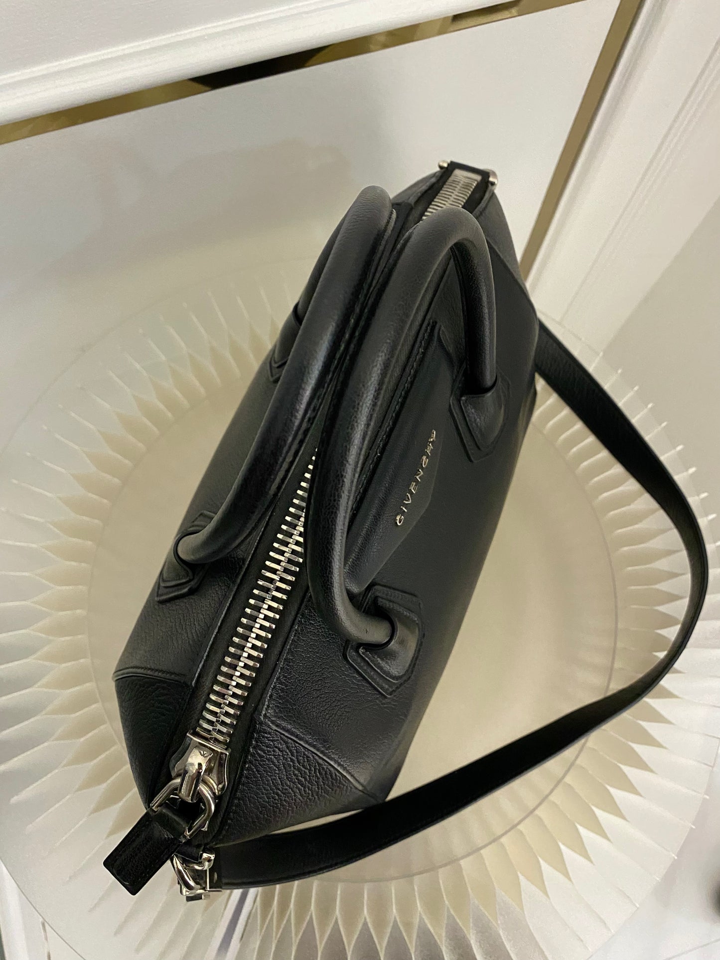 GIVENCHY Antigona Small Black