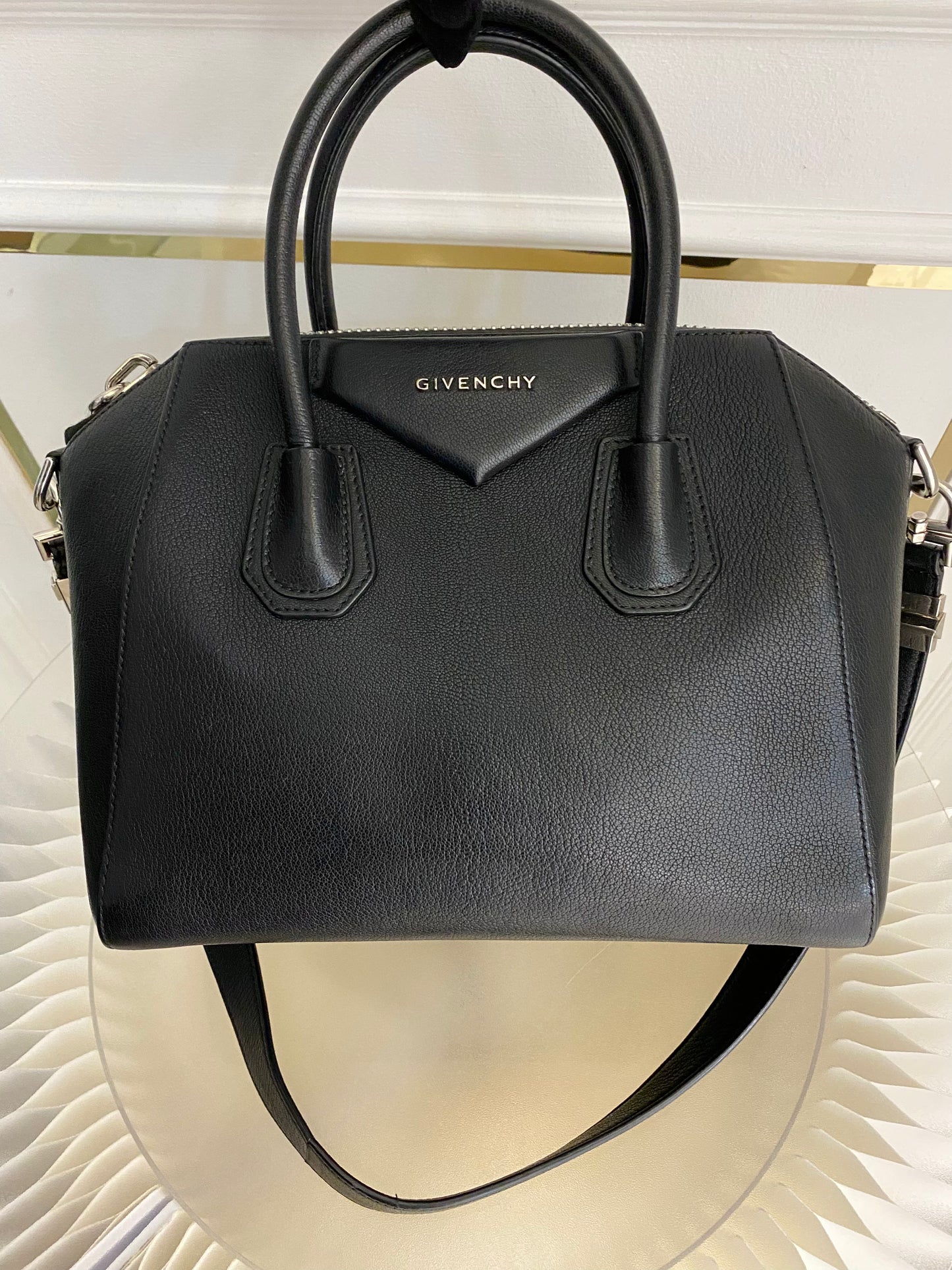 GIVENCHY Antigona Small Black