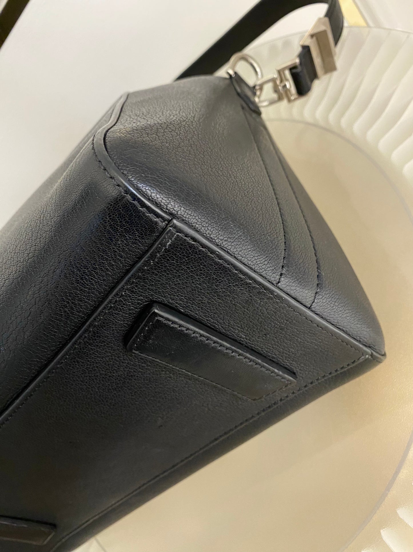 GIVENCHY Antigona Small Black