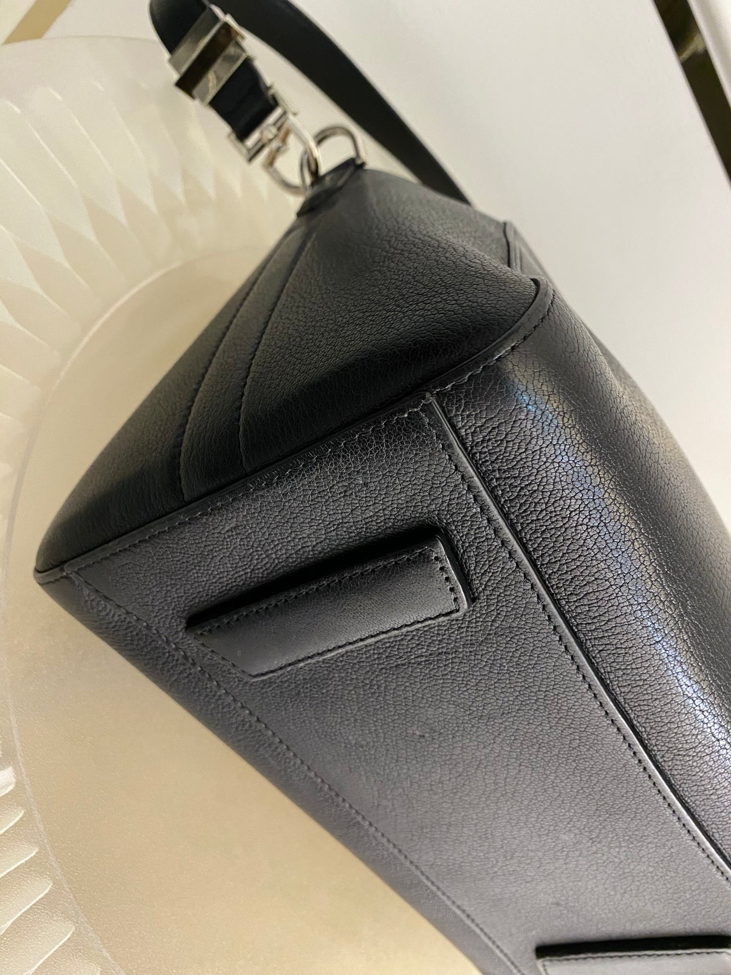 GIVENCHY Antigona Small Black