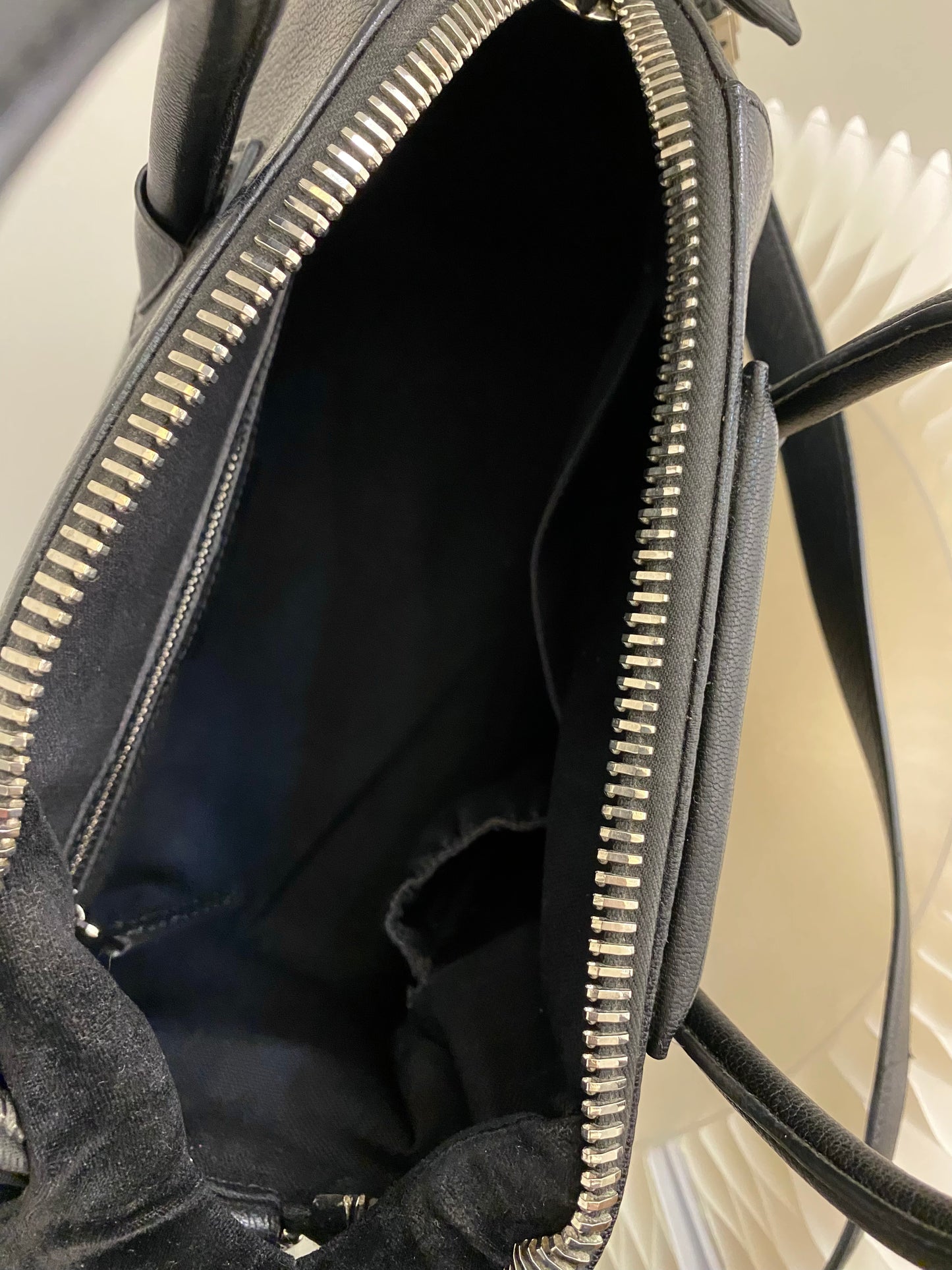 GIVENCHY Antigona Small Black