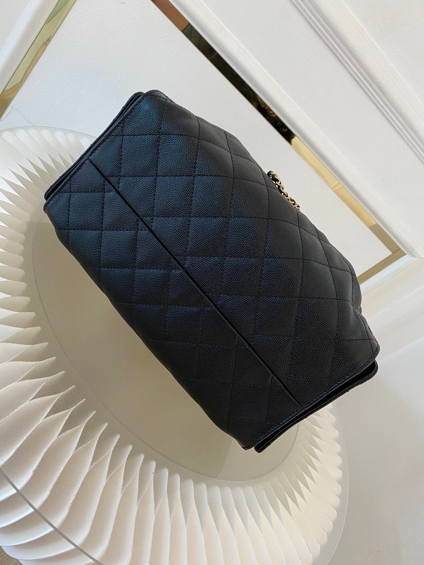 Chanel 25 Small Caviar GHW