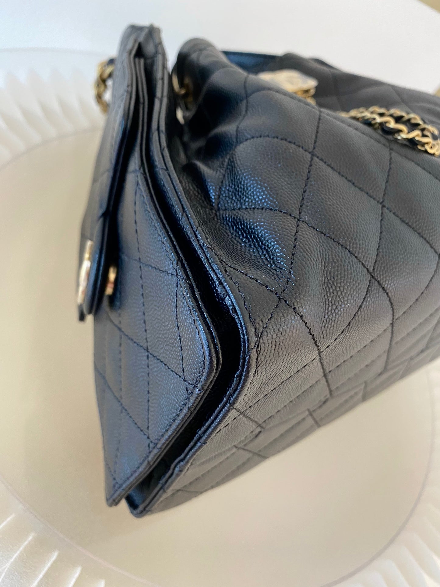 Chanel 25 Small Caviar GHW