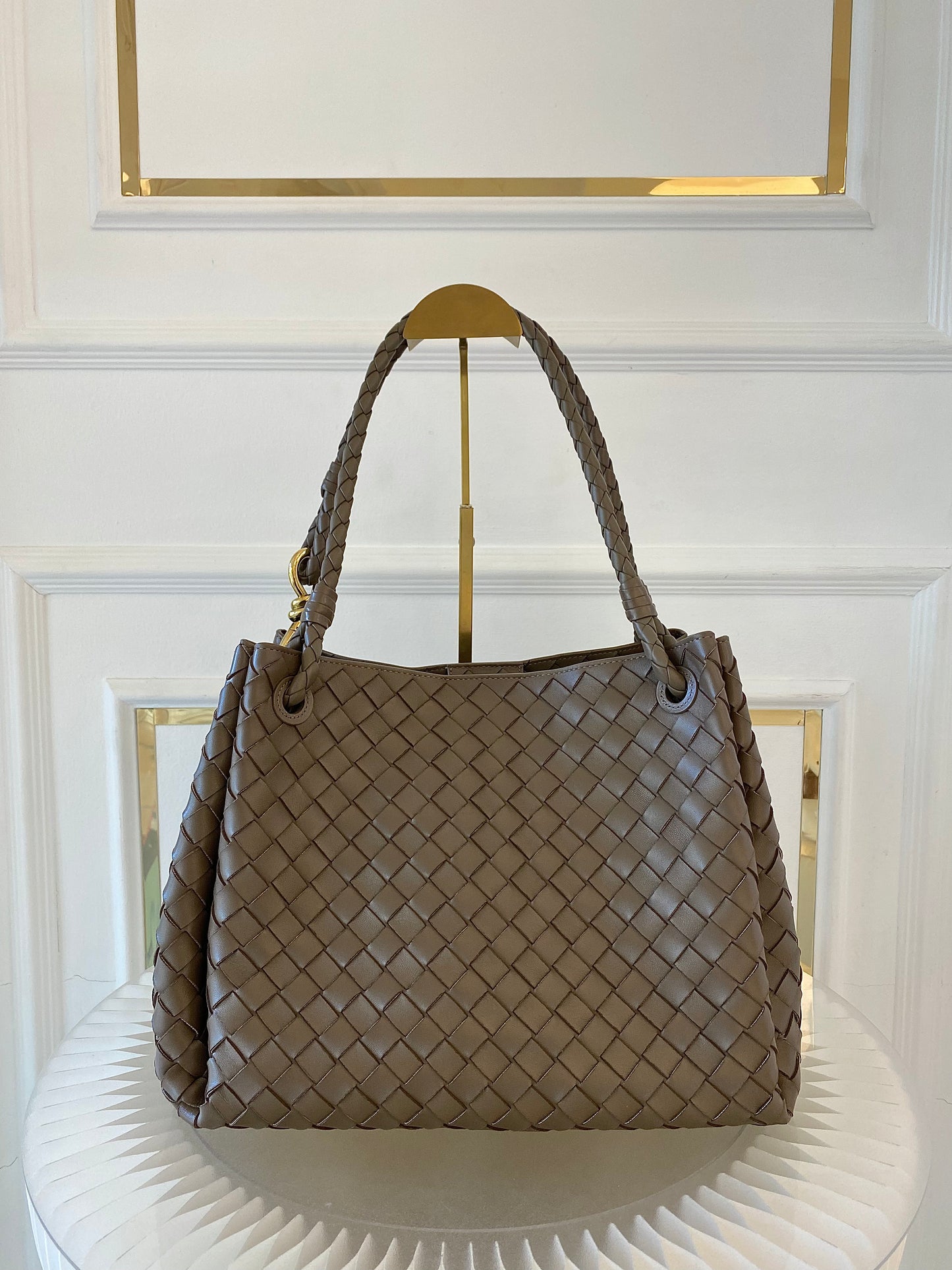 BOTTEGA VENETA Parachute Bag in Brown Intercciato Leather
