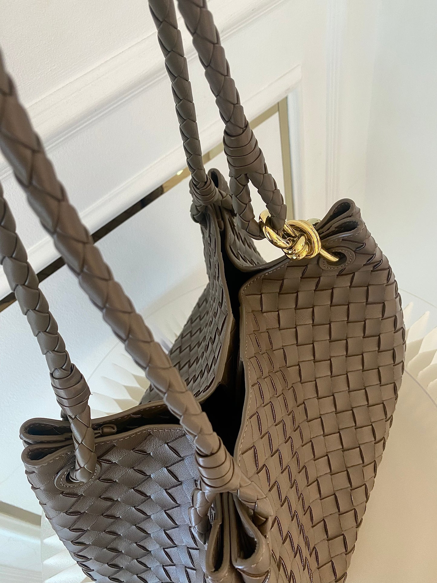 BOTTEGA VENETA Parachute Bag in Brown Intercciato Leather
