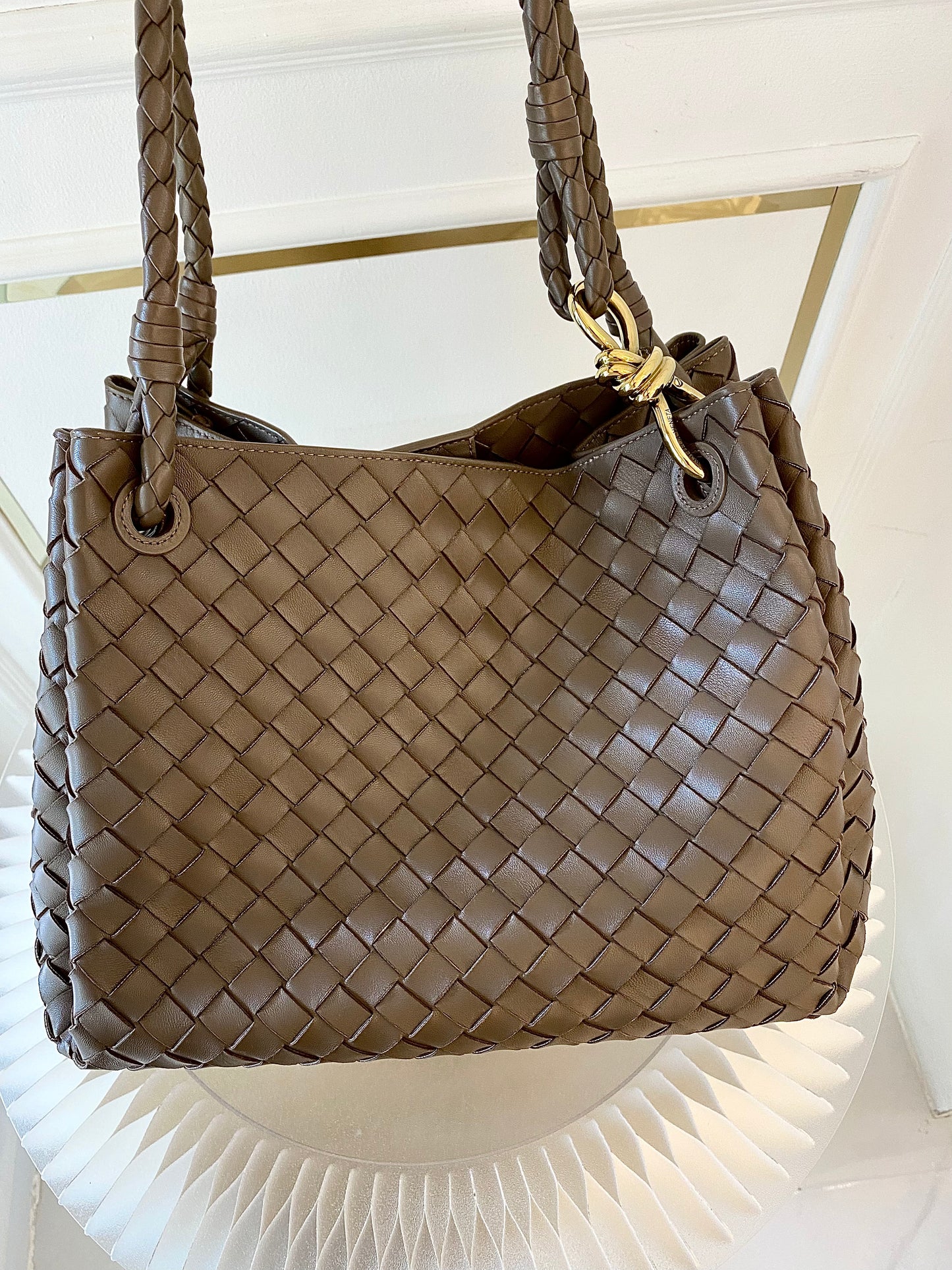 BOTTEGA VENETA Parachute Bag in Brown Intercciato Leather