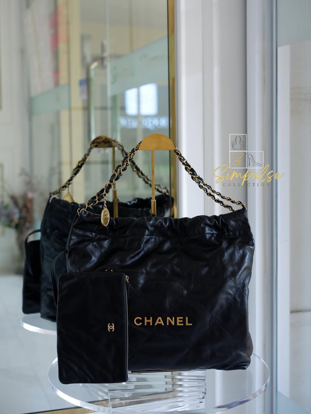 Chanel 22 Medium GHW