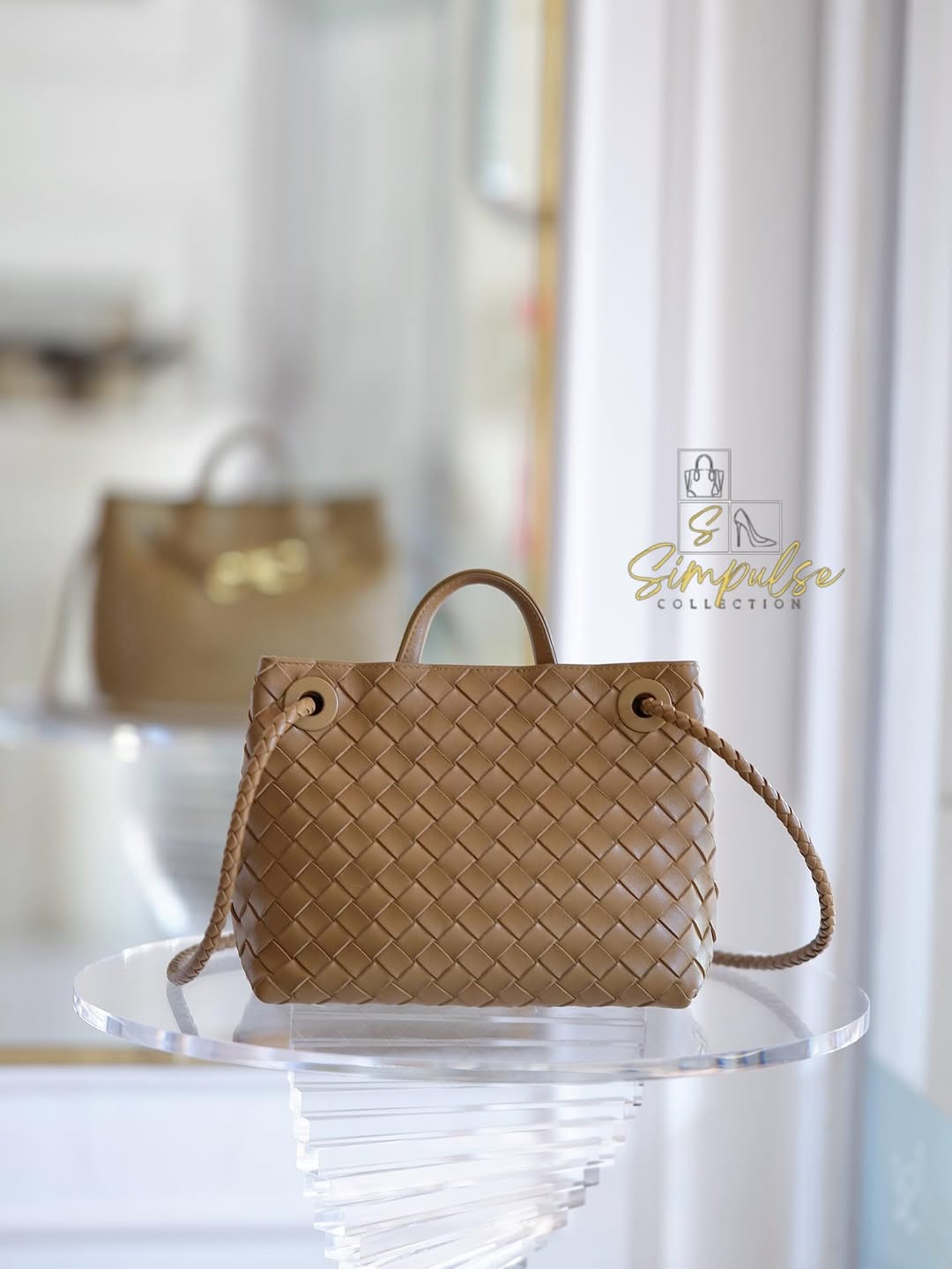 Bottega Veneta Small Andiamo Bag in a  Travertine Woven Leather