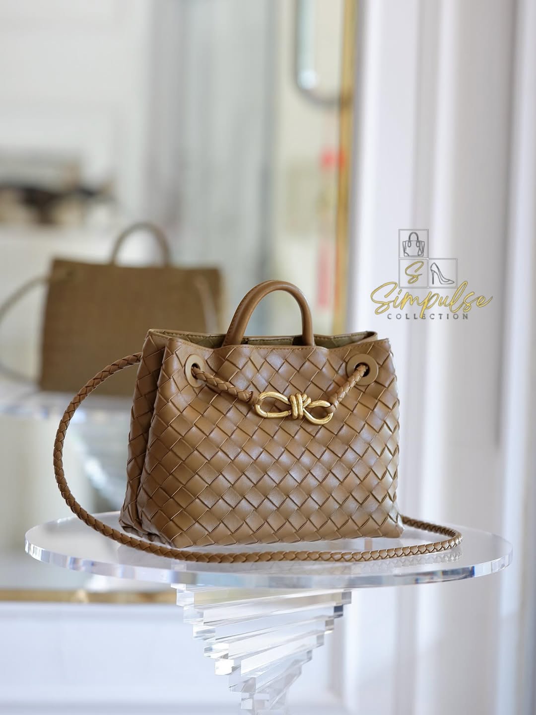 Bottega Veneta Small Andiamo Bag in a  Travertine Woven Leather