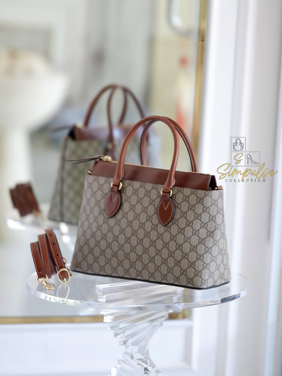 GUCCI Gg Supreme Medium  2way Zip-Top Tote Bag