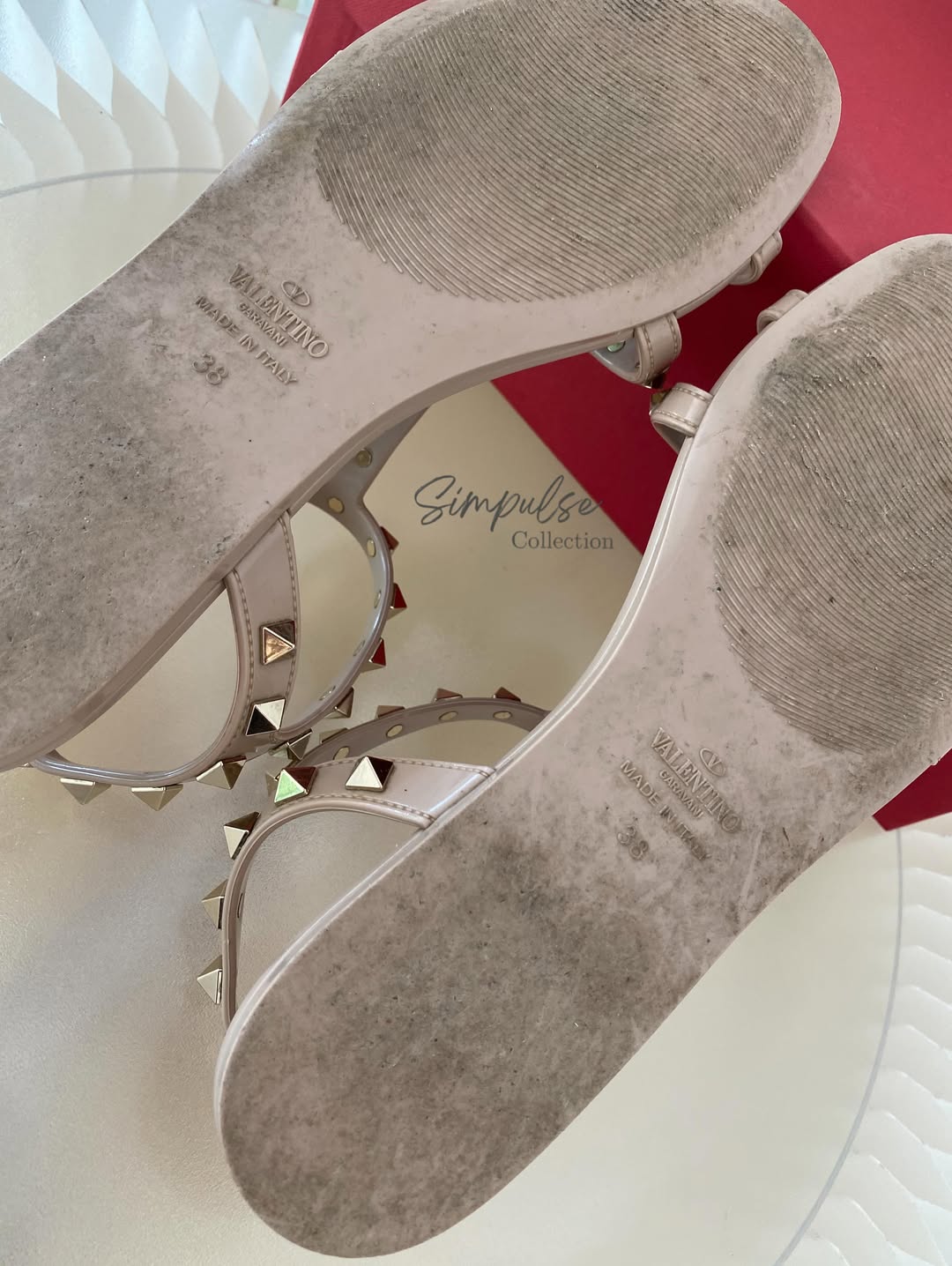 Valentino Garavani Rockstud Flat Rubber Sandals Nude