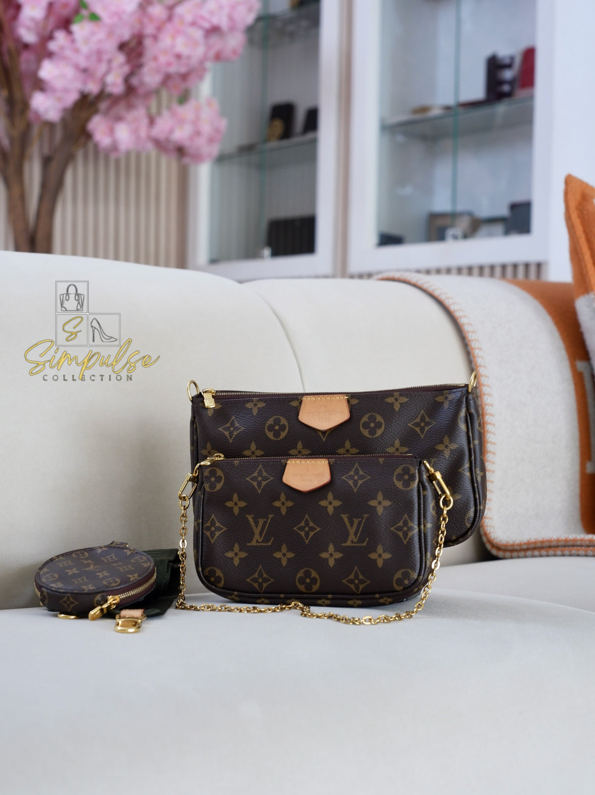 LOUIS VUITTON MULTI POCHETTE MONOGRAM W/GREEN STRAP