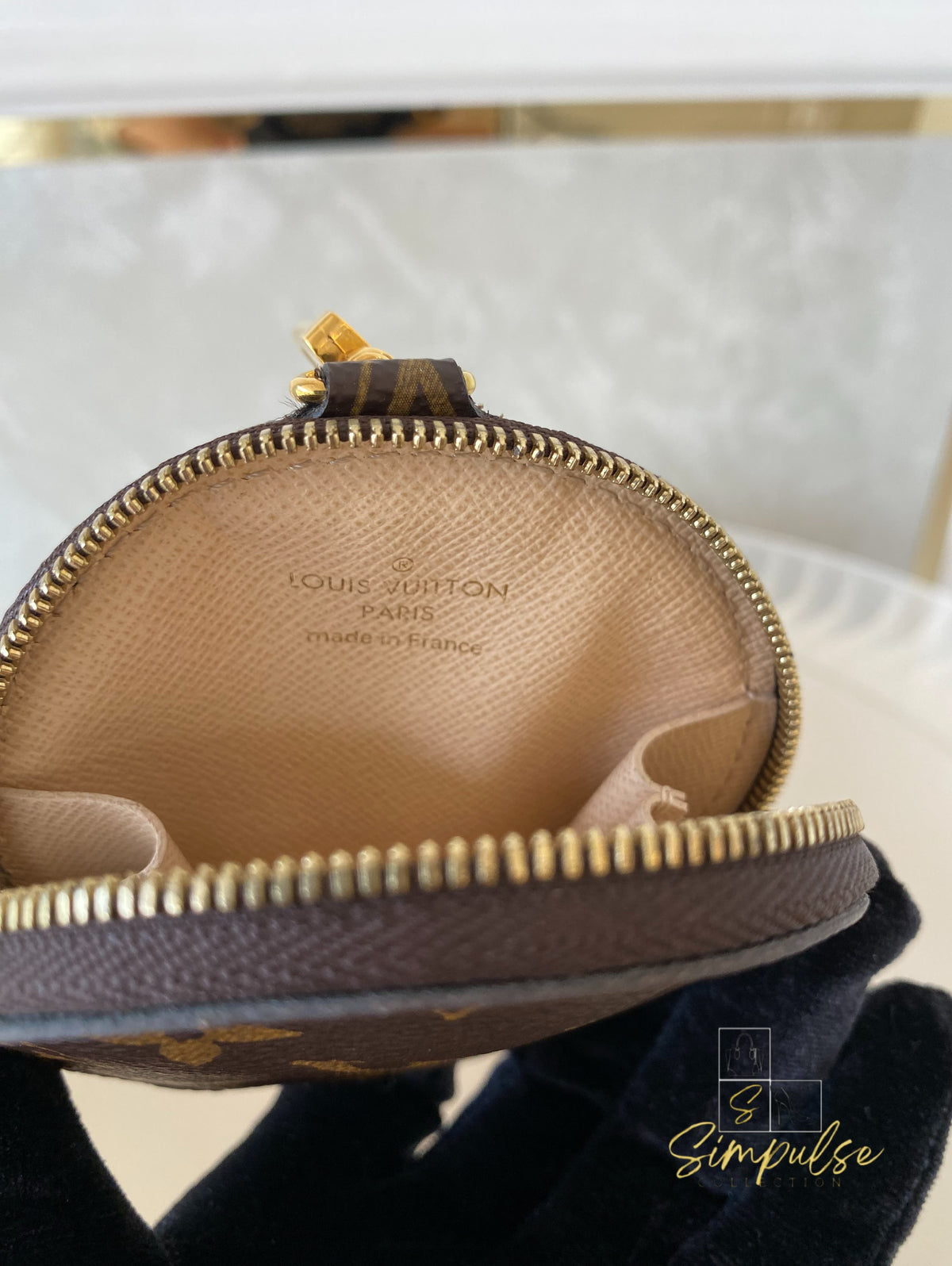 LOUIS VUITTON MULTI POCHETTE MONOGRAM W/GREEN STRAP