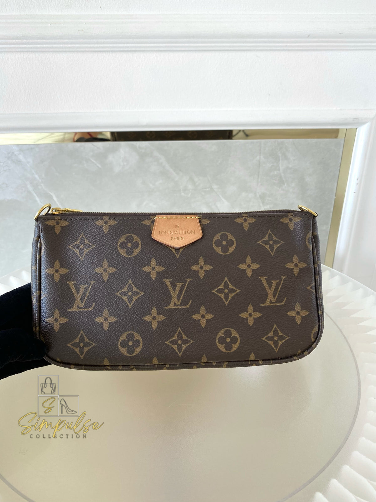 LOUIS VUITTON MULTI POCHETTE MONOGRAM W/GREEN STRAP