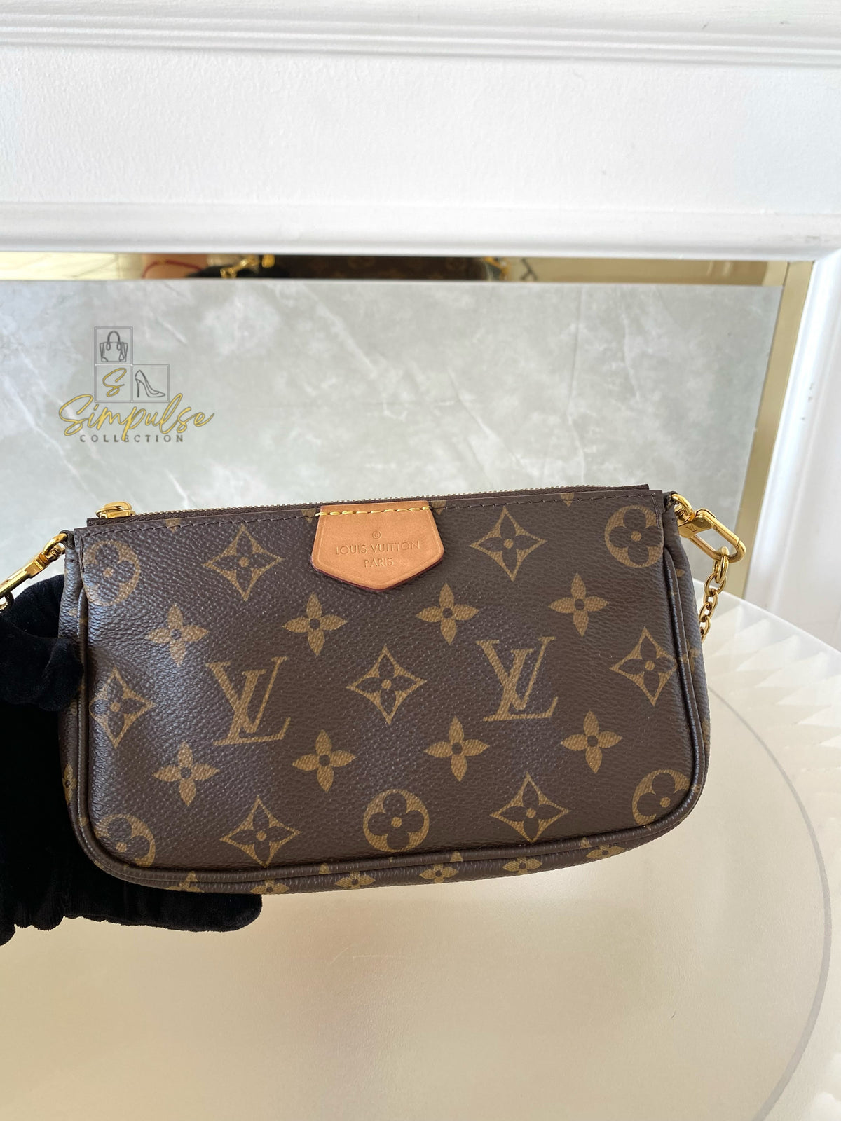 LOUIS VUITTON MULTI POCHETTE MONOGRAM W/GREEN STRAP