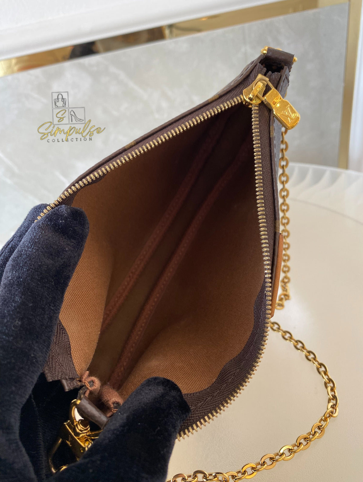 LOUIS VUITTON MULTI POCHETTE MONOGRAM W/GREEN STRAP