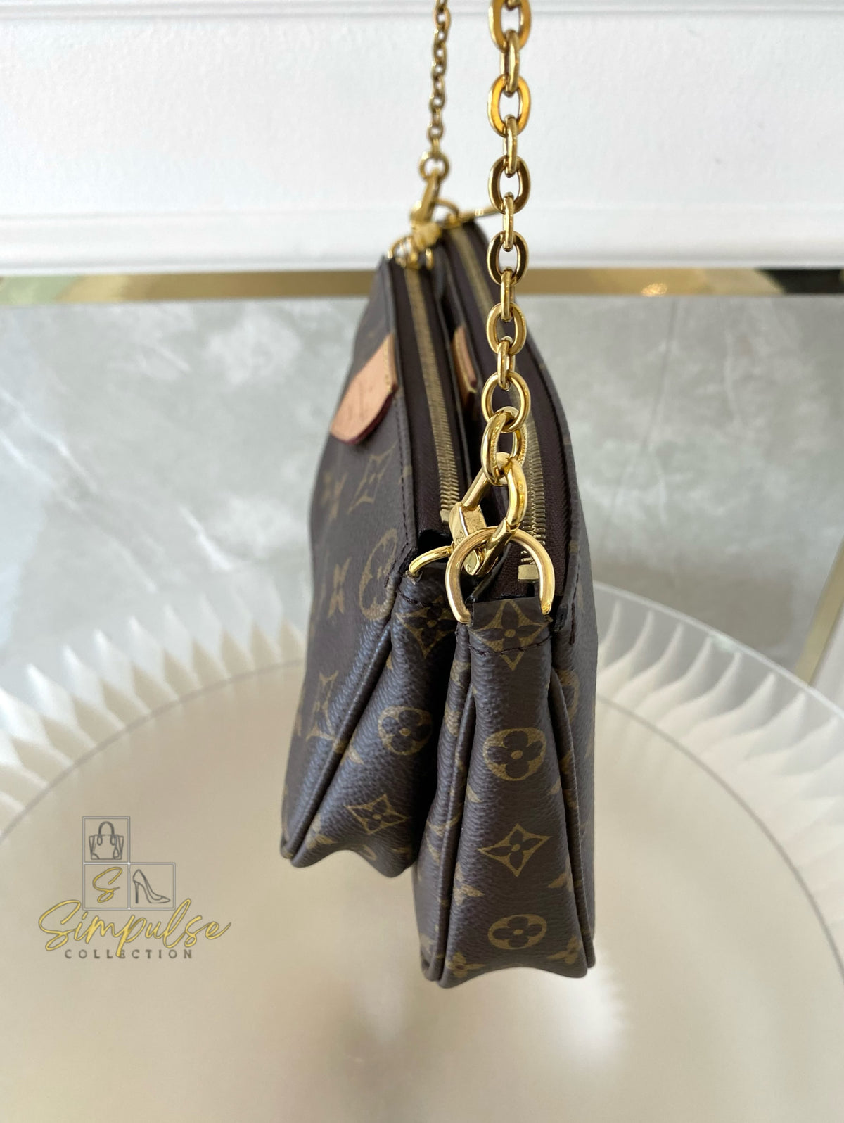 LOUIS VUITTON MULTI POCHETTE MONOGRAM W/GREEN STRAP