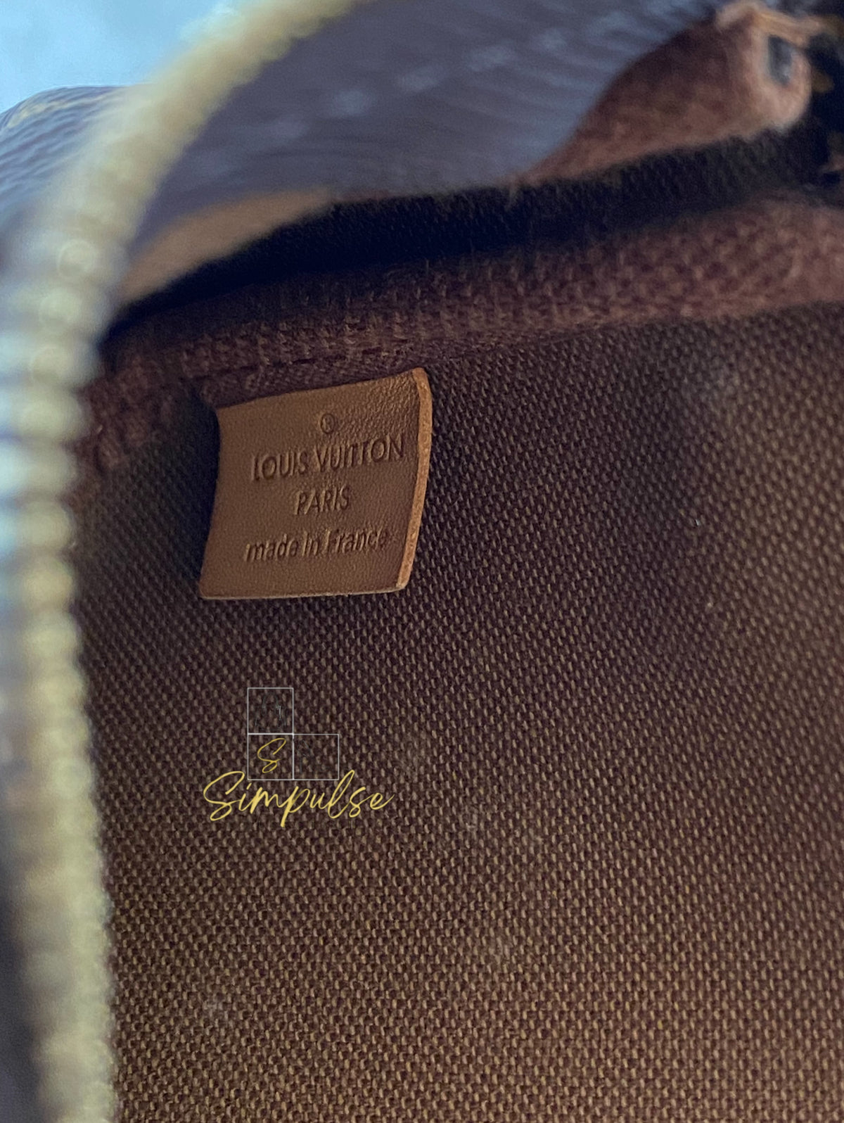 LOUIS VUITTON MULTI POCHETTE MONOGRAM W/GREEN STRAP