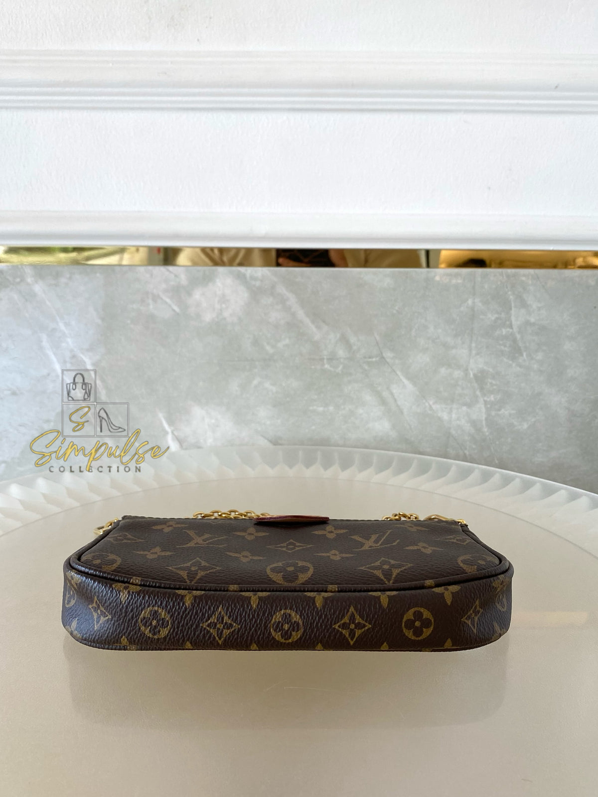 LOUIS VUITTON MULTI POCHETTE MONOGRAM W/GREEN STRAP
