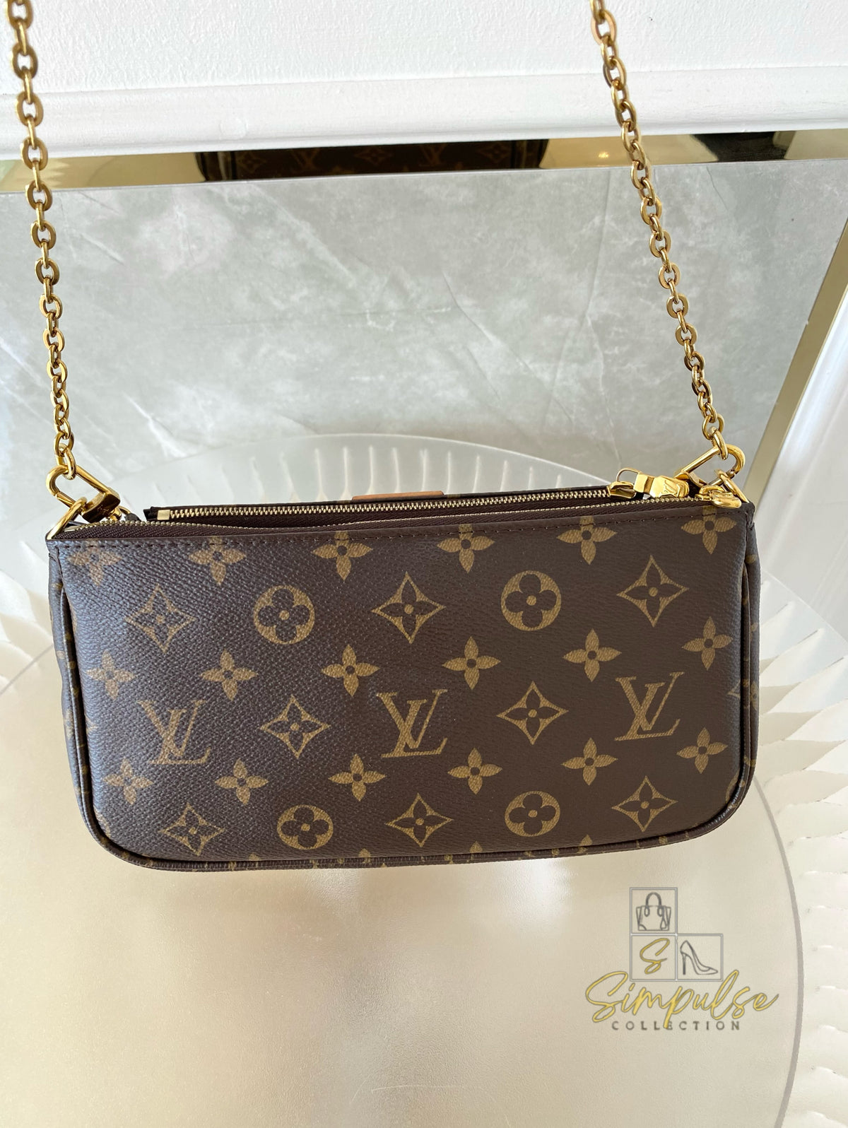 LOUIS VUITTON MULTI POCHETTE MONOGRAM W/GREEN STRAP
