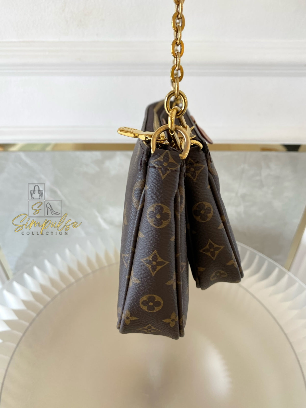 LOUIS VUITTON MULTI POCHETTE MONOGRAM W/GREEN STRAP
