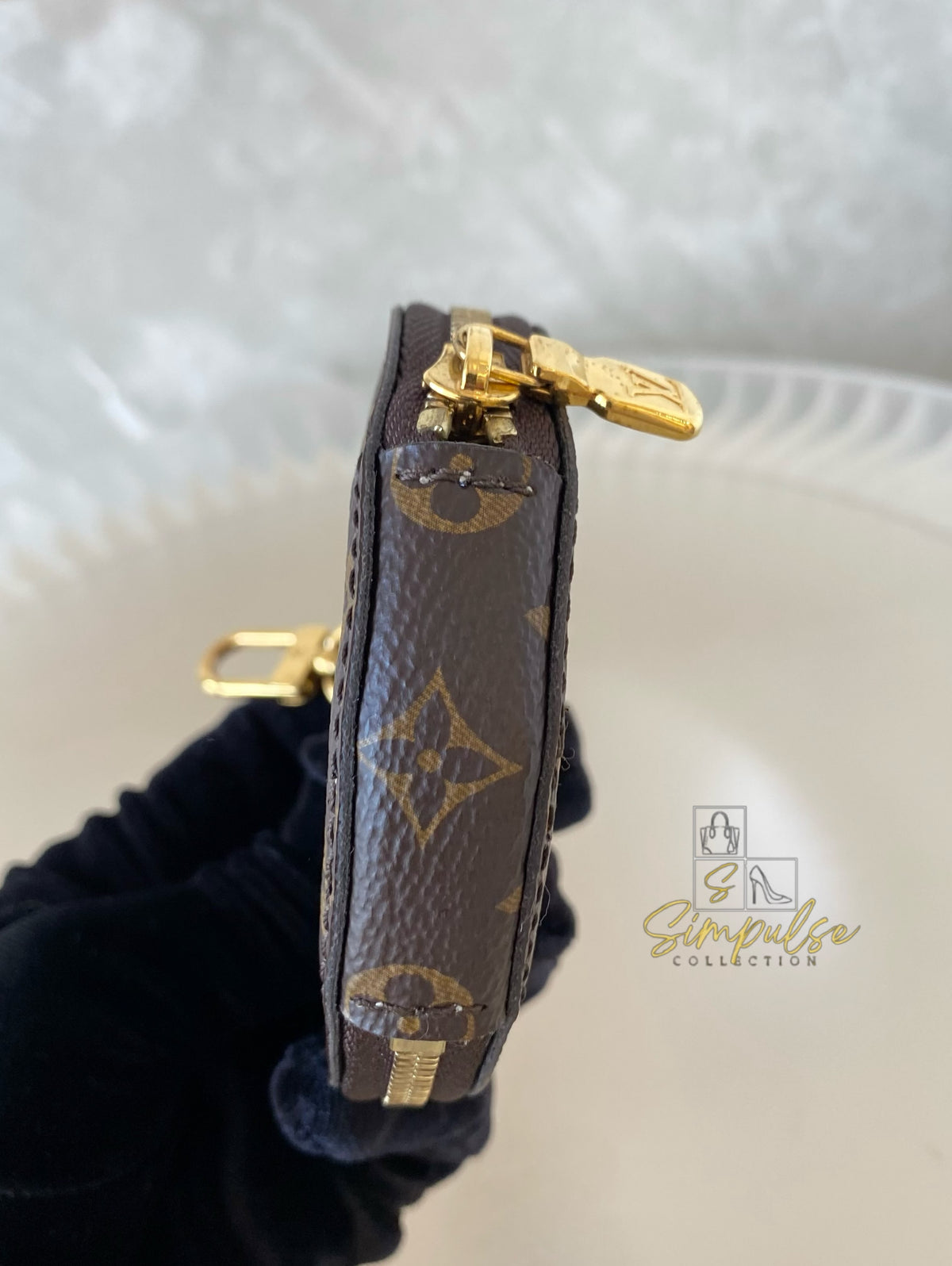 LOUIS VUITTON MULTI POCHETTE MONOGRAM W/GREEN STRAP