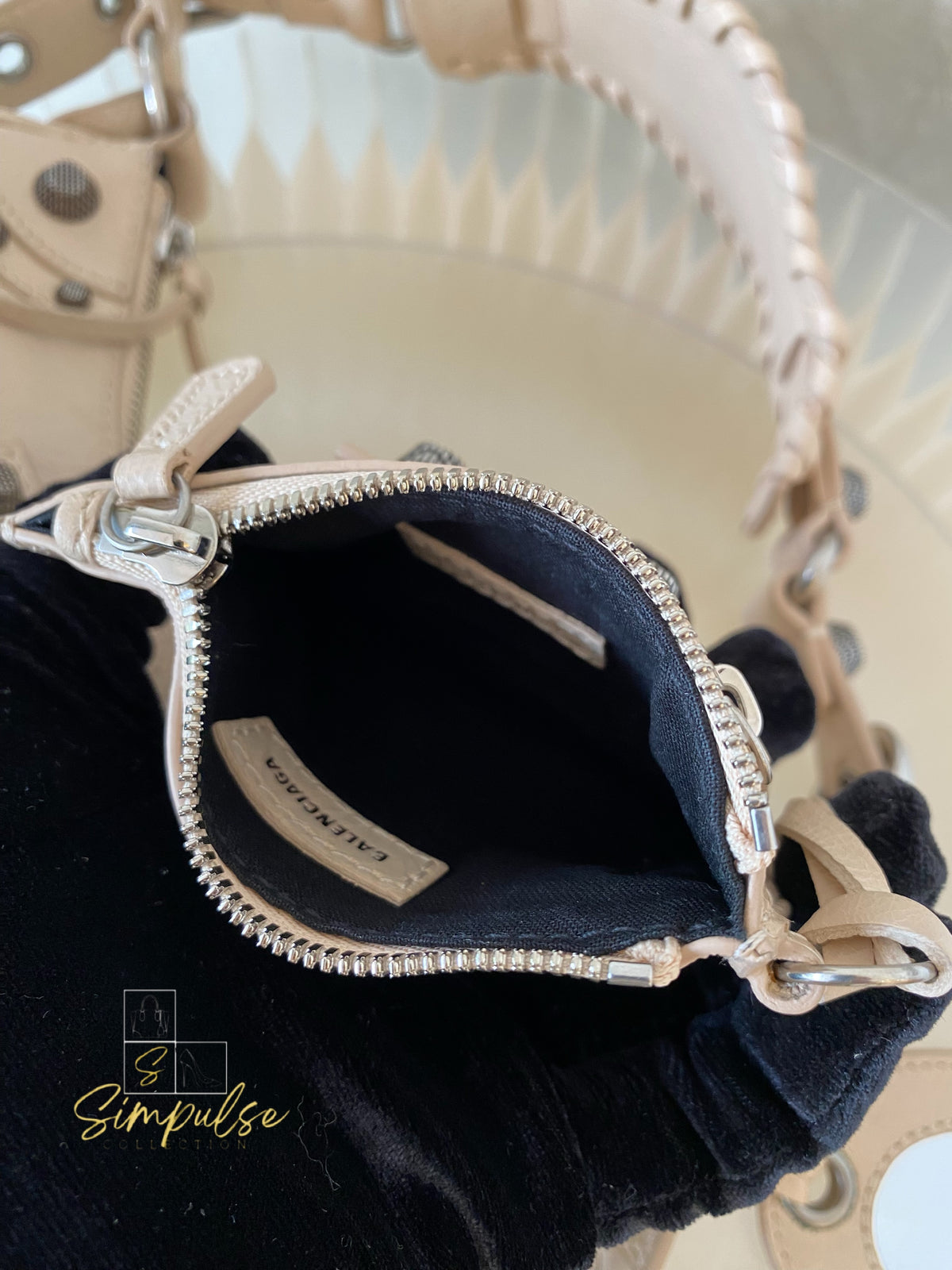 BALENCIAGA LE CAGOLE Xs SHOULDER BAG LAMBSKIN