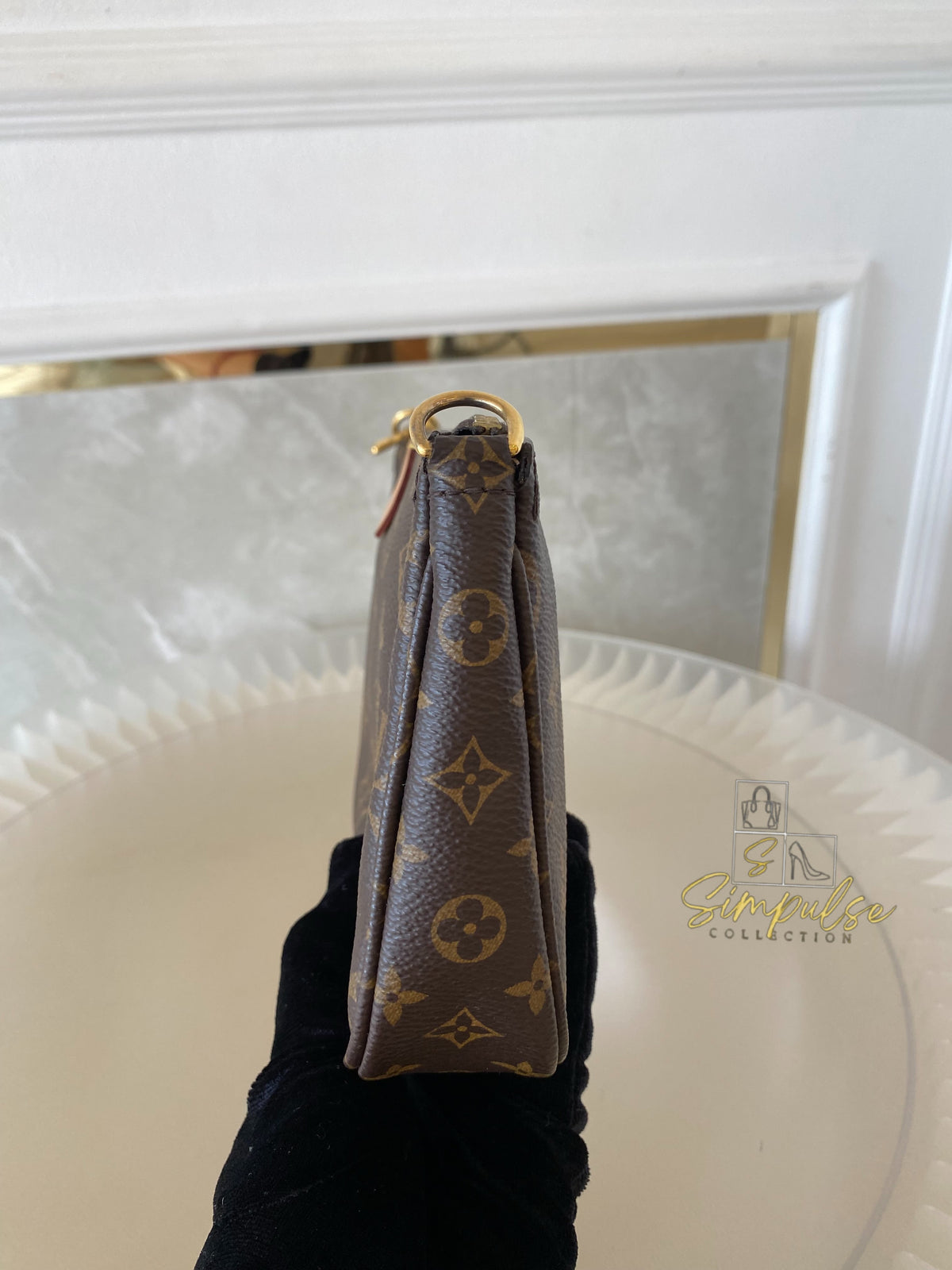 LOUIS VUITTON MULTI POCHETTE MONOGRAM W/GREEN STRAP