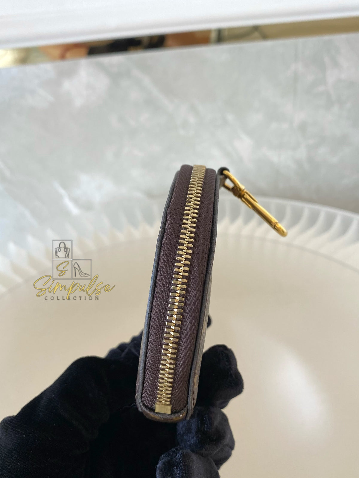 LOUIS VUITTON MULTI POCHETTE MONOGRAM W/GREEN STRAP