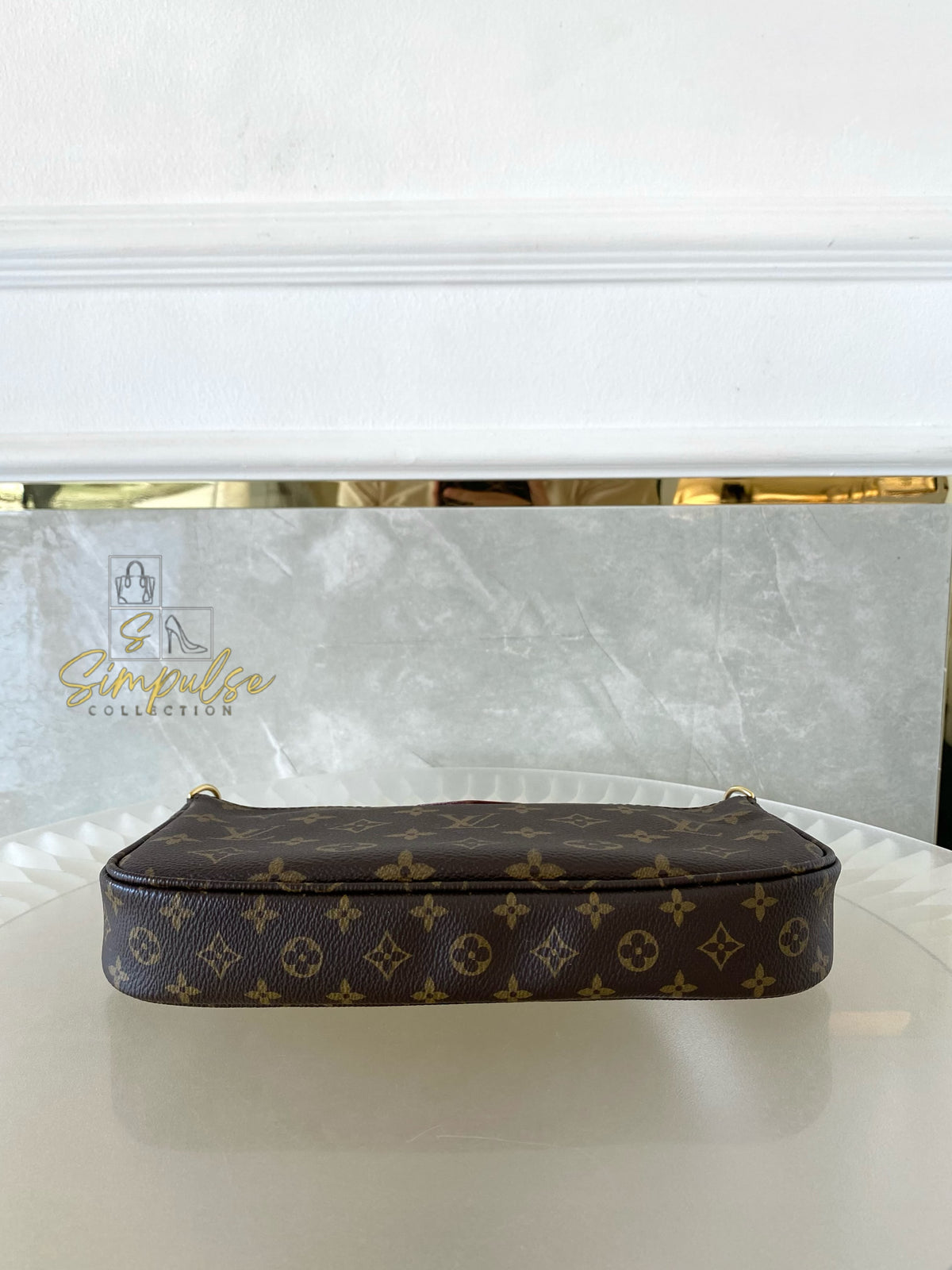 LOUIS VUITTON MULTI POCHETTE MONOGRAM W/GREEN STRAP