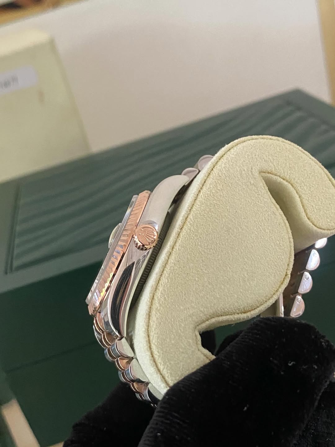 Rolex Ever Rosegold Black Face w/ Dia