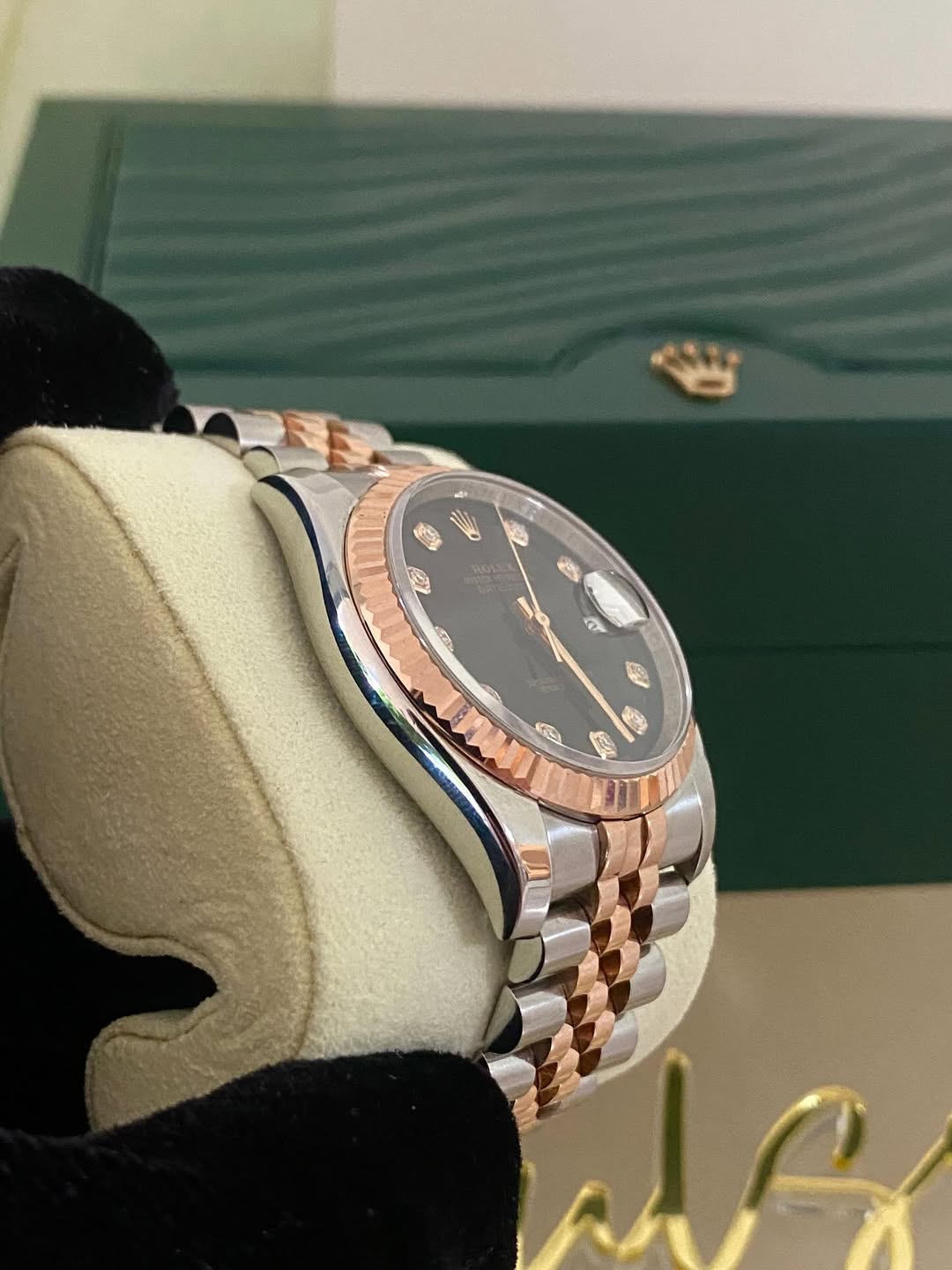 Rolex Ever Rosegold Black Face w/ Dia