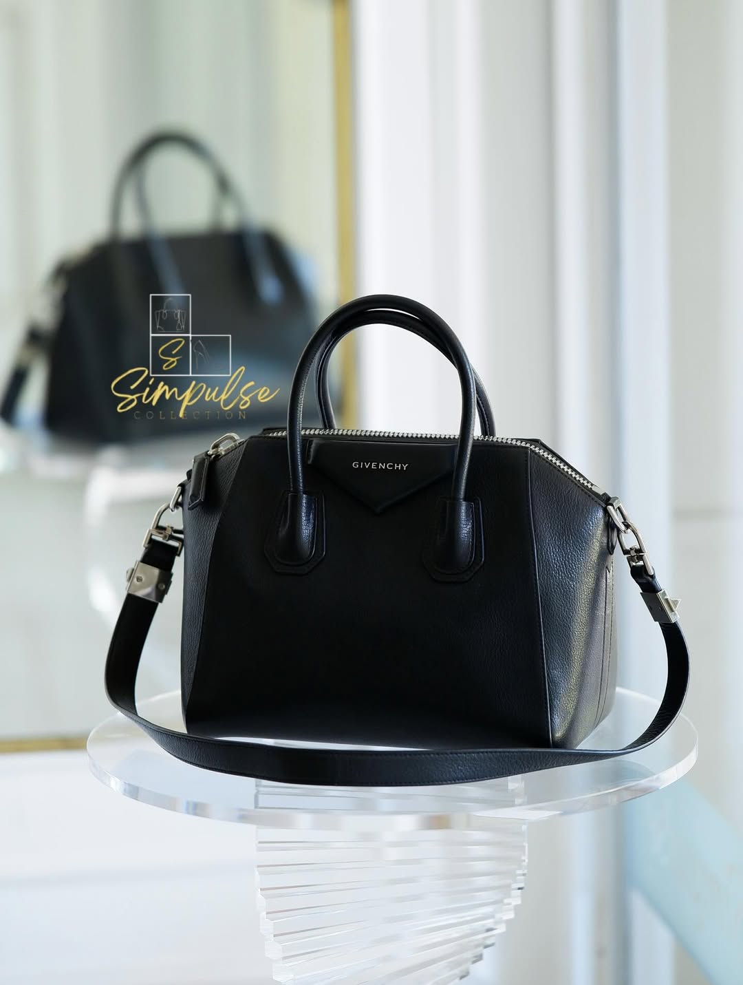 GIVENCHY Antigona Small Black