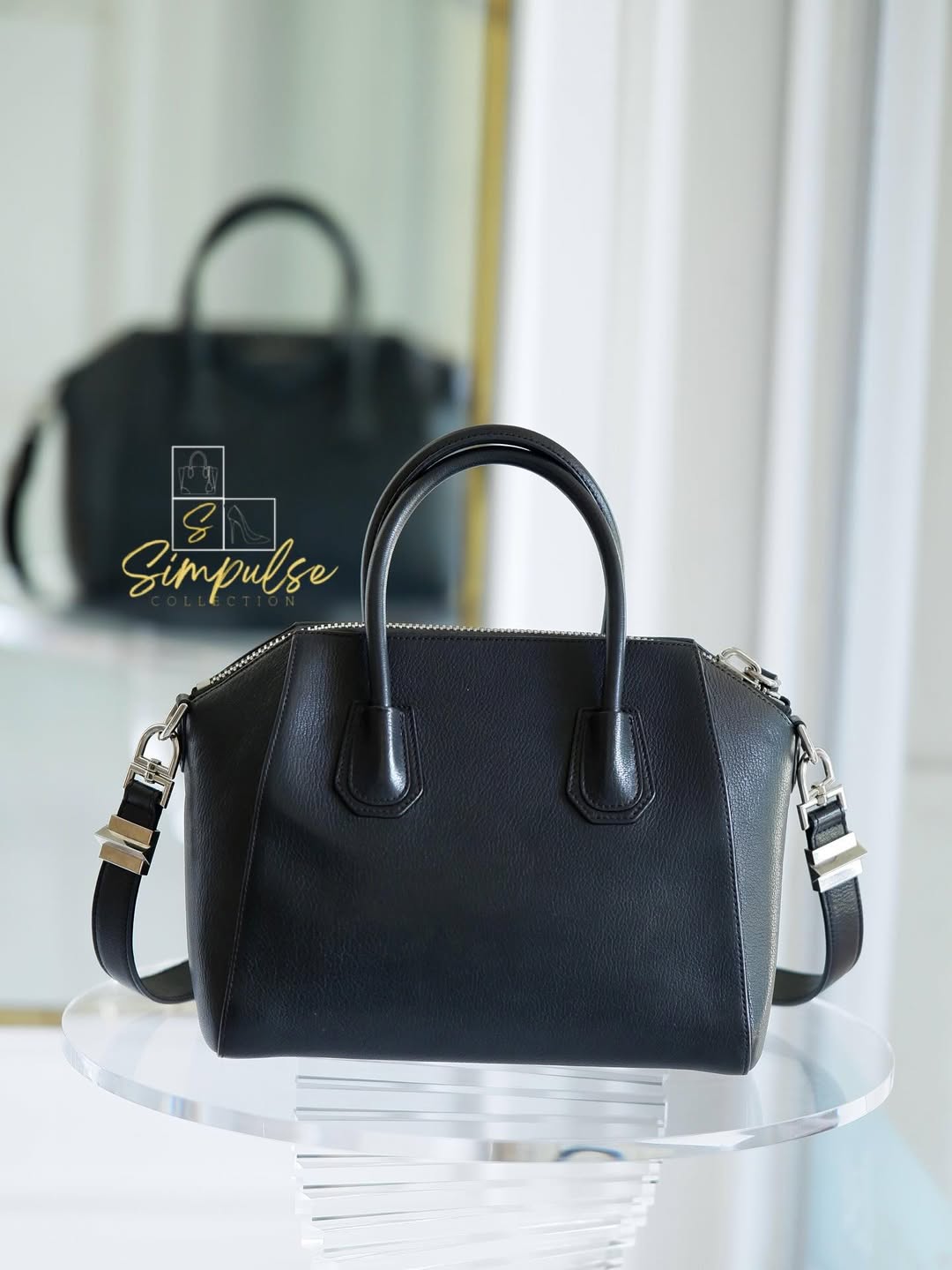 GIVENCHY Antigona Small Black