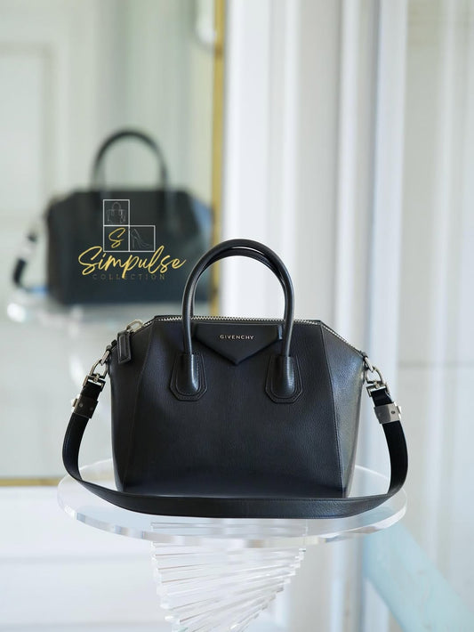 GIVENCHY Antigona Small Black