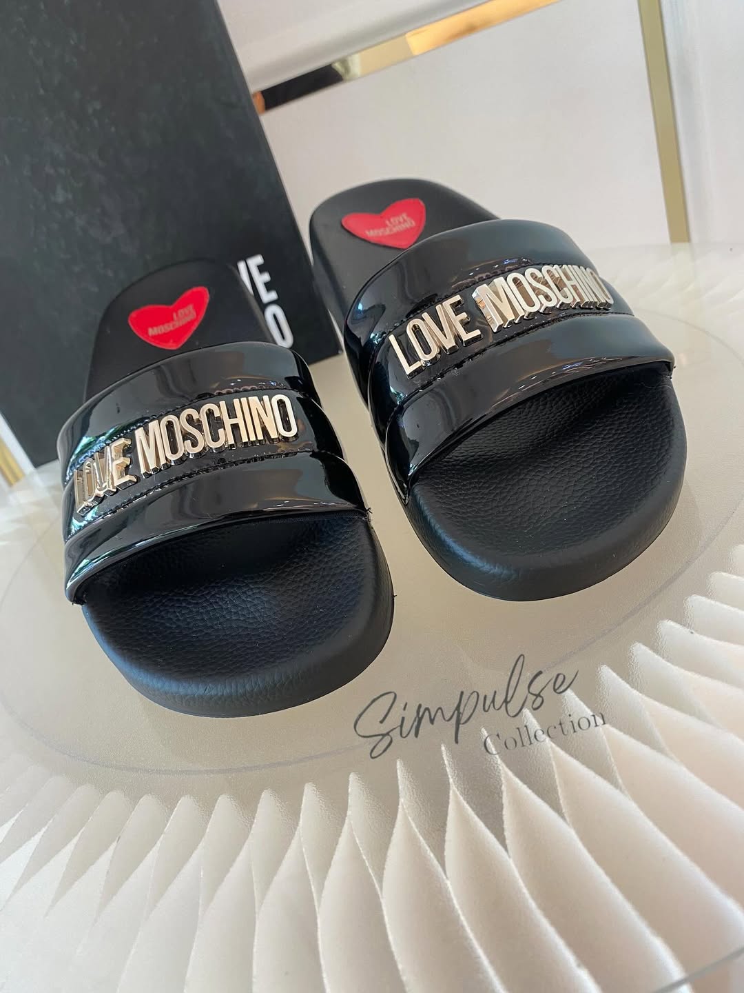 Love MOSCHINO Slides