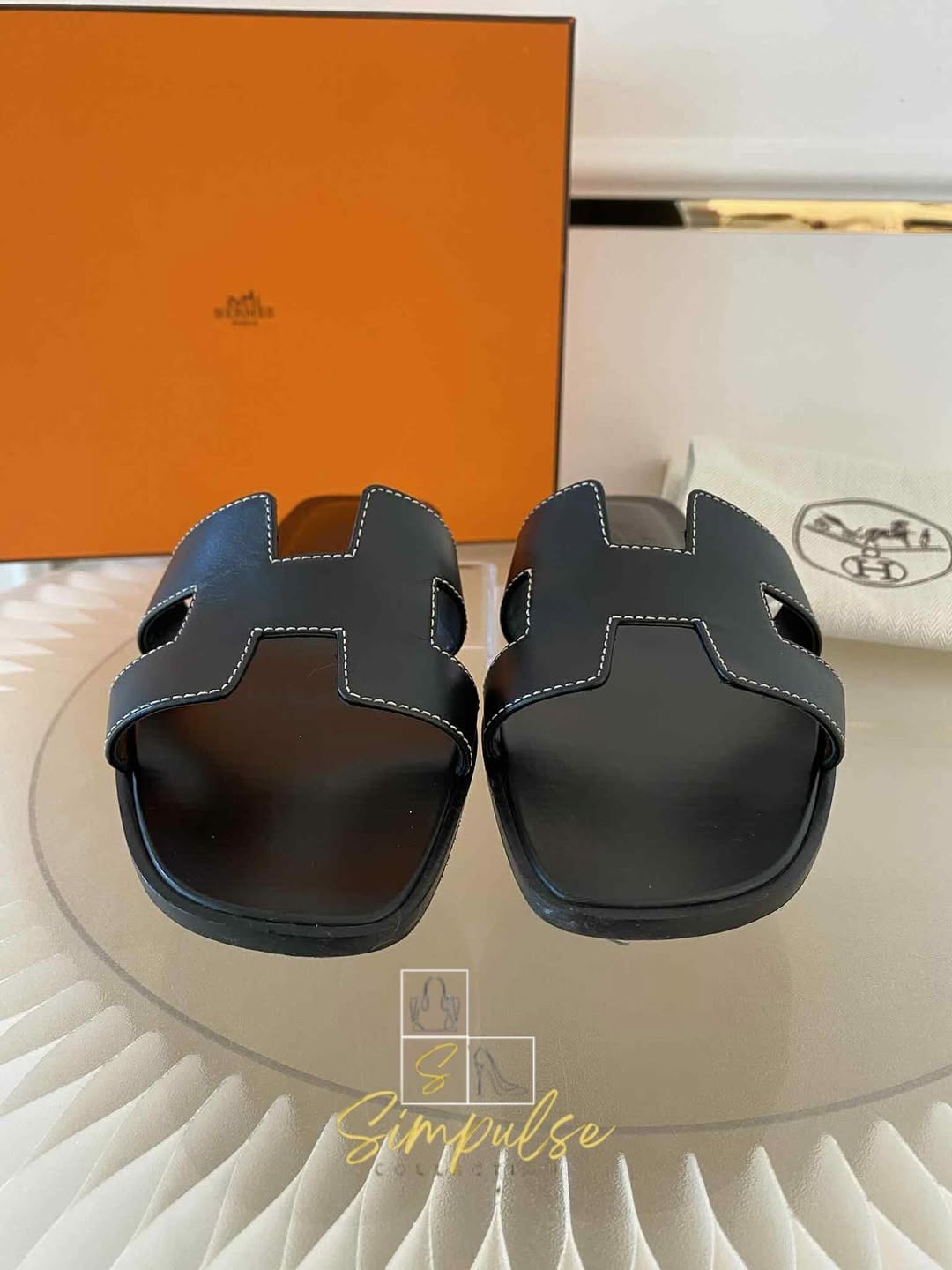 HERMES Oran Black