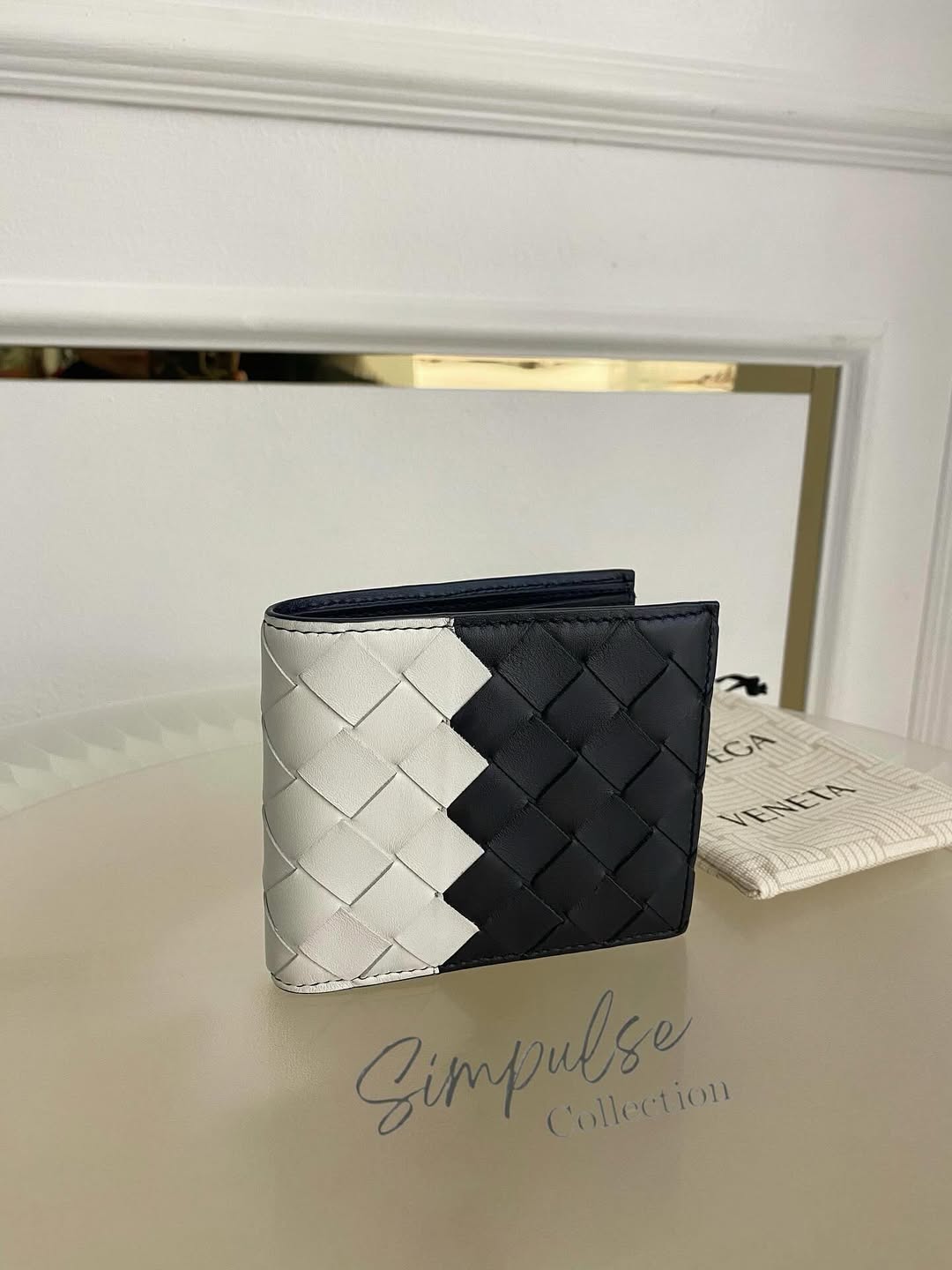 BOTTEGA VENETA Intrecciato Bifold Black/White Mens Wallet