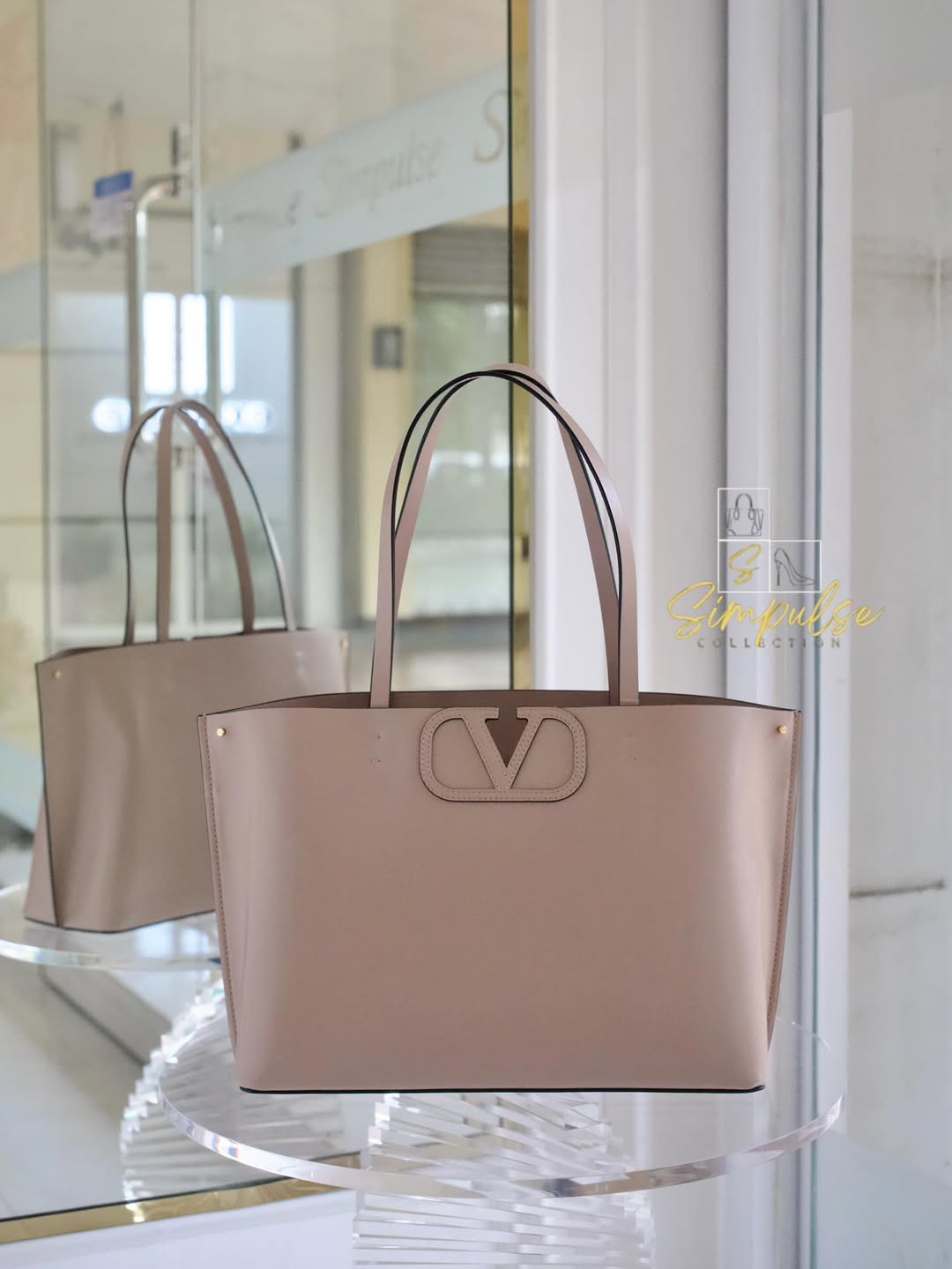 VLTN Fill Me Calfskin Leather Tote Bag