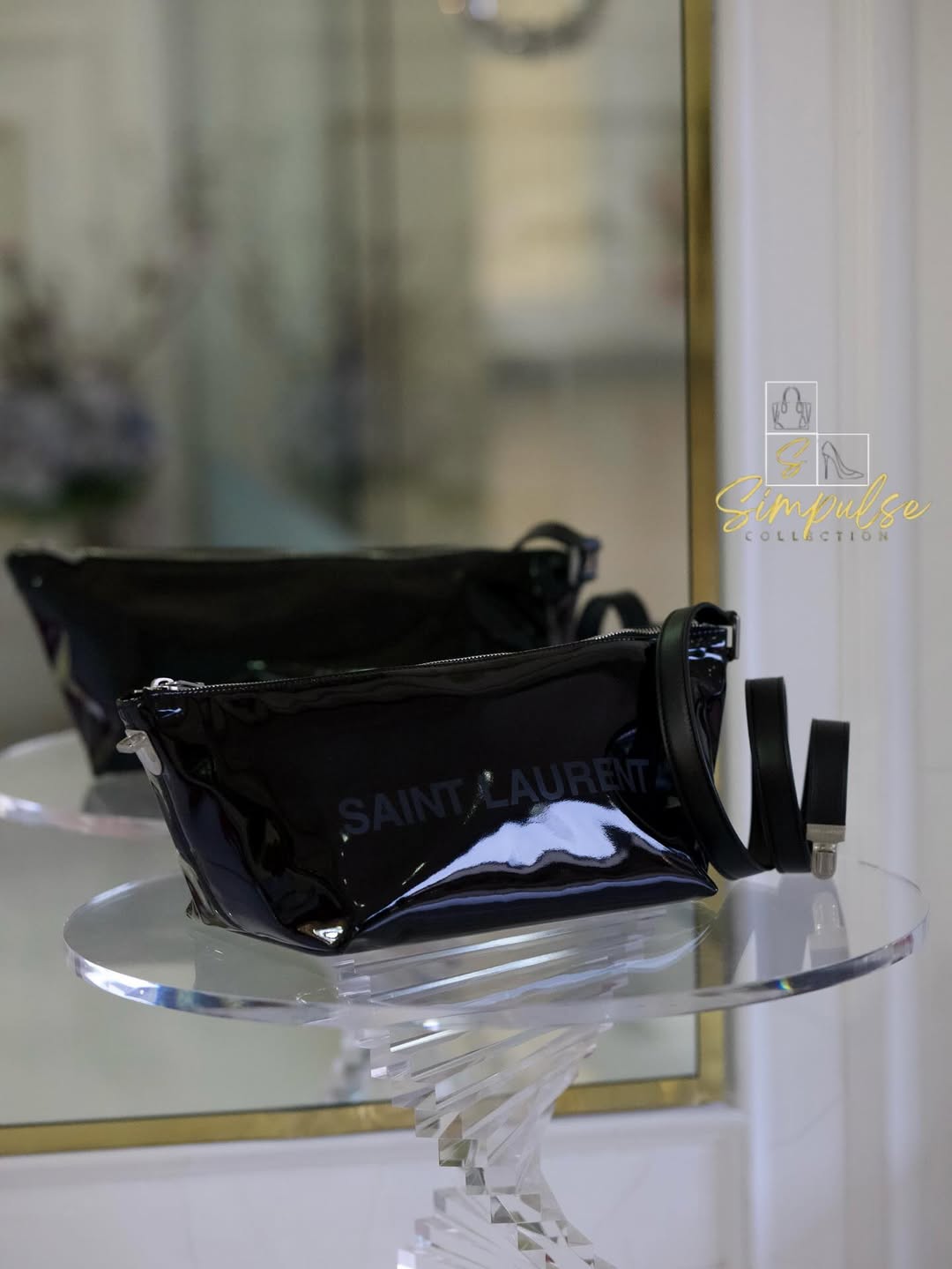 YVES SAINT LAURENT Tuc Black Patent Shoulder Bag