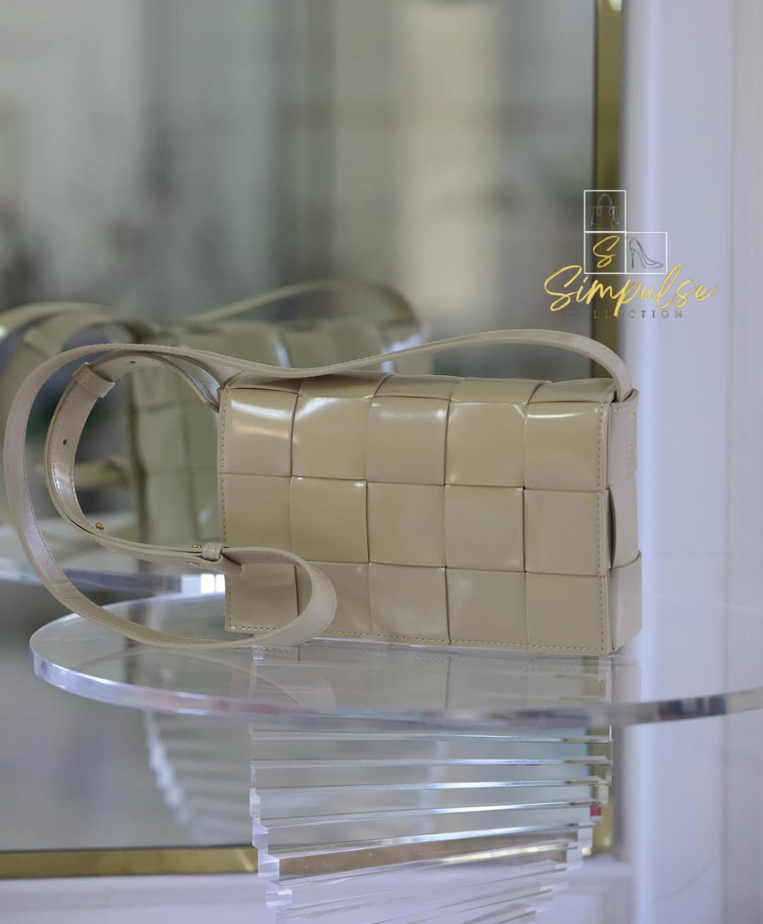 BOTTEGA VENETA Cassette Beige in Leather Bag
