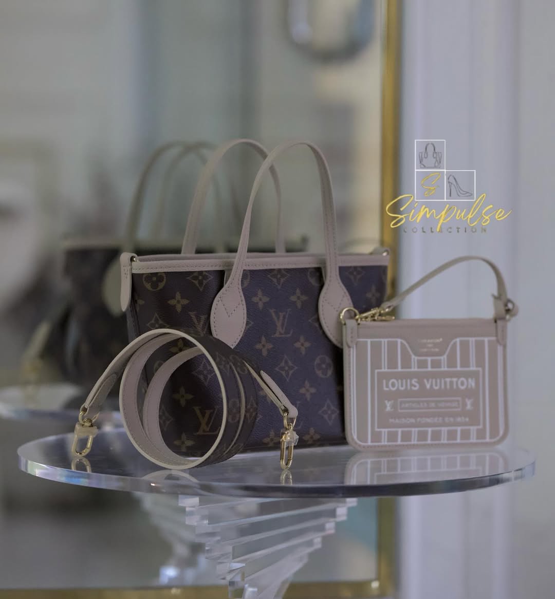 LOUIS VUITTON Reversible Neverfull Mini in Monogram Print