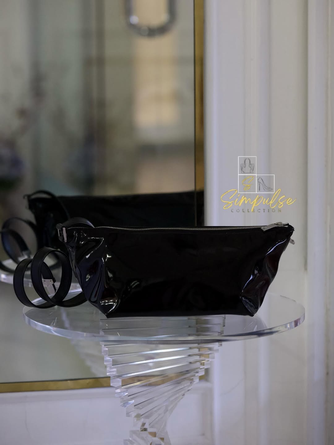YVES SAINT LAURENT Tuc Black Patent Shoulder Bag