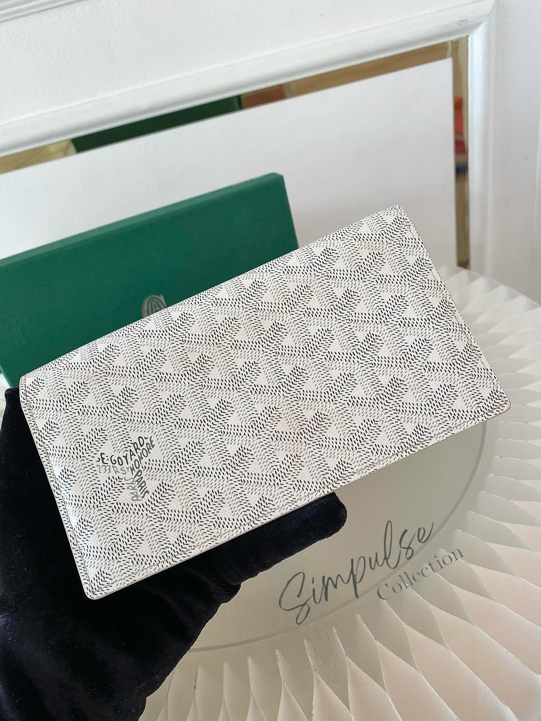Richelieu Long Bifold Wallet