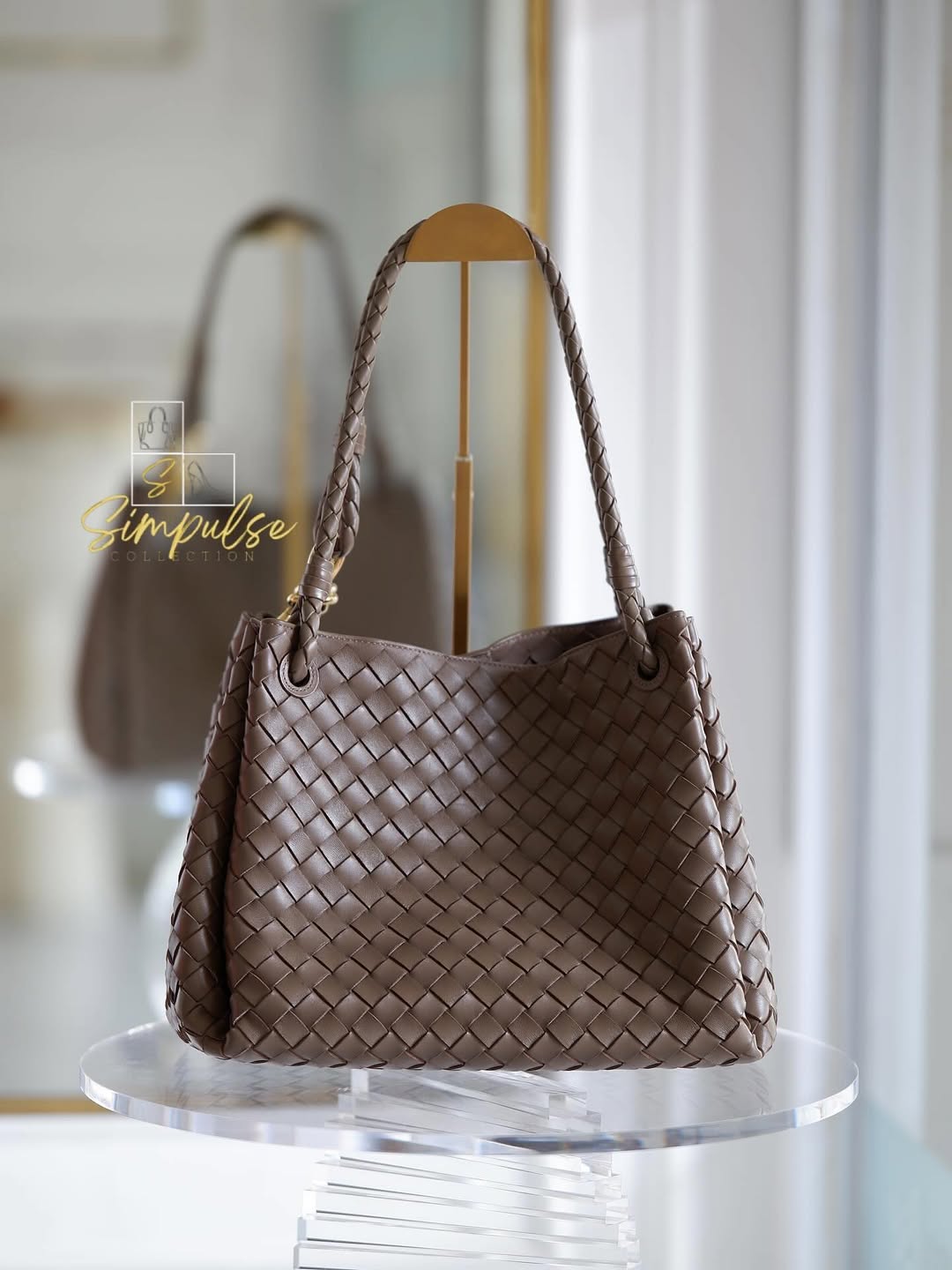 BOTTEGA VENETA Parachute Bag in Brown Intercciato Leather