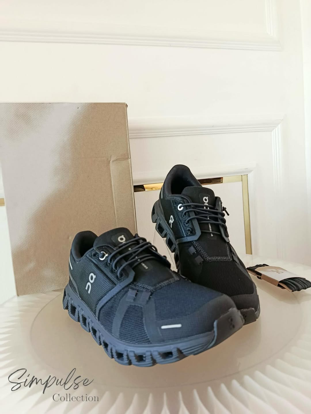 On Cloud 6 in All Black Color Way
