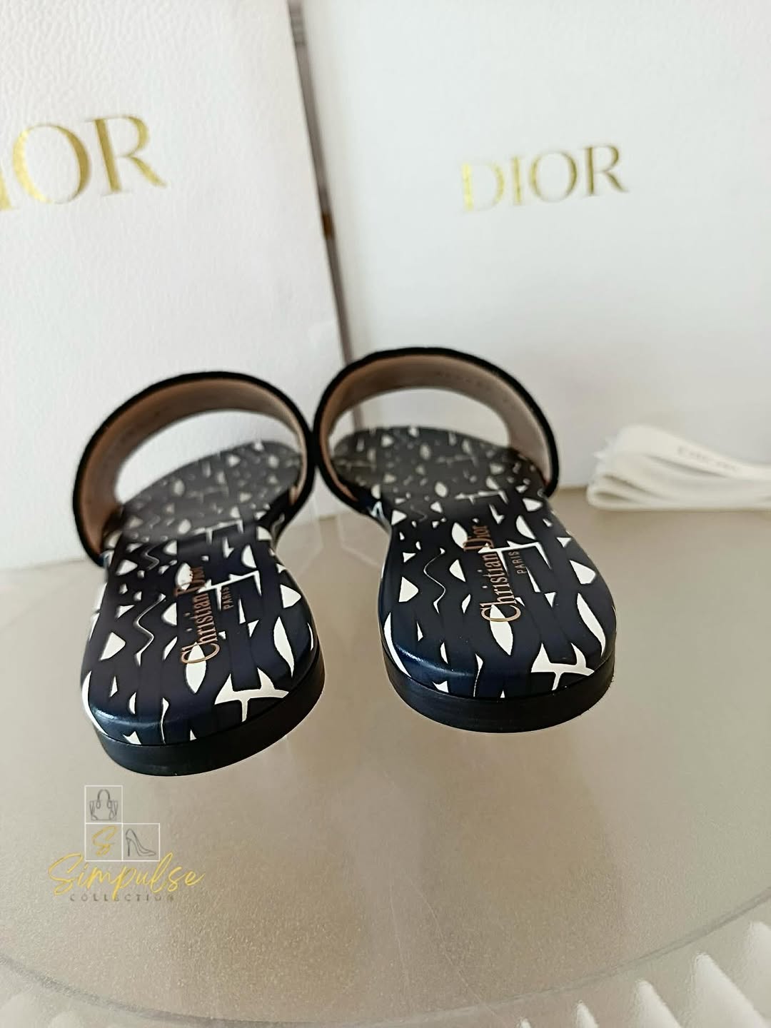 Dway Slides In Blackq