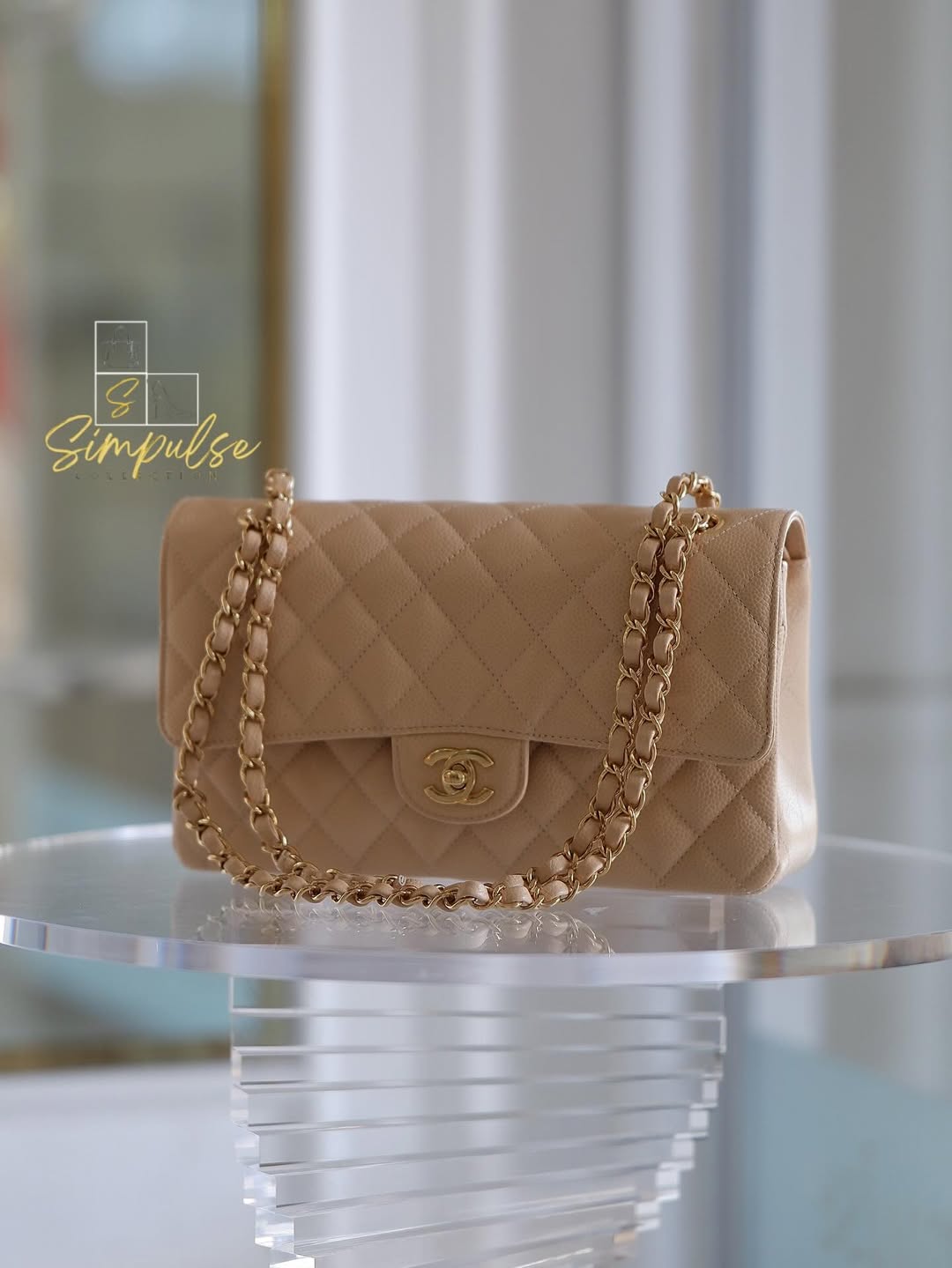 CHANELMedium Classic Double Flap Beige GHW