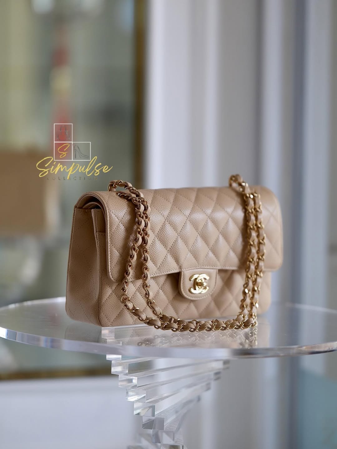 CHANELMedium Classic Double Flap Beige GHW